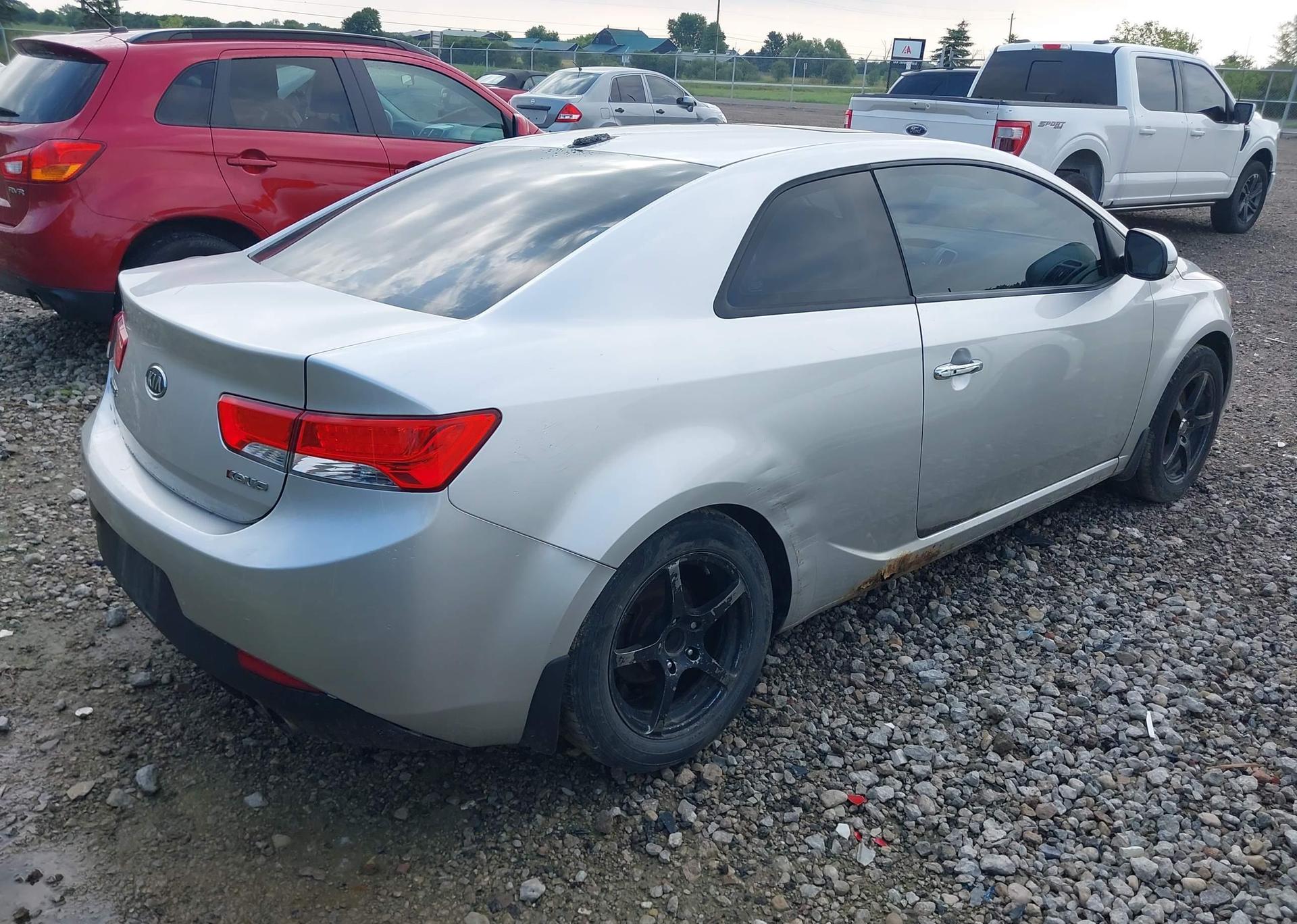 2011 KIA FORTE SX