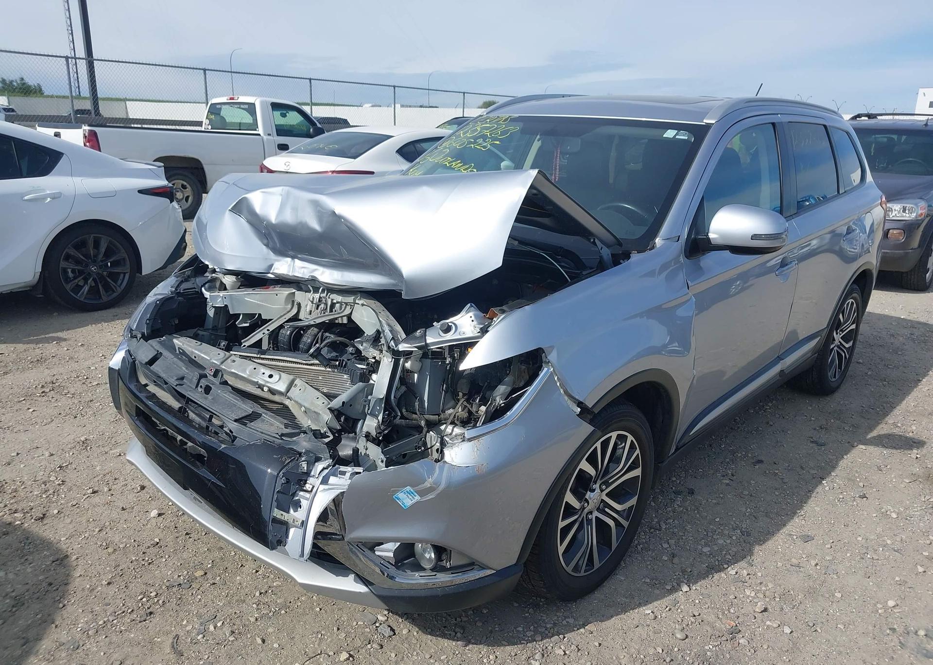 2016 MITSUBISHI OUTLANDER ES