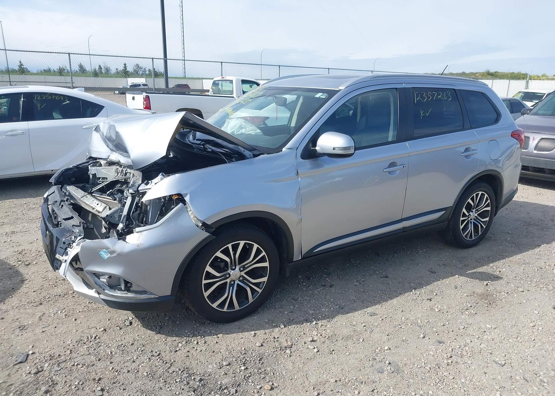 2016 MITSUBISHI OUTLANDER ES