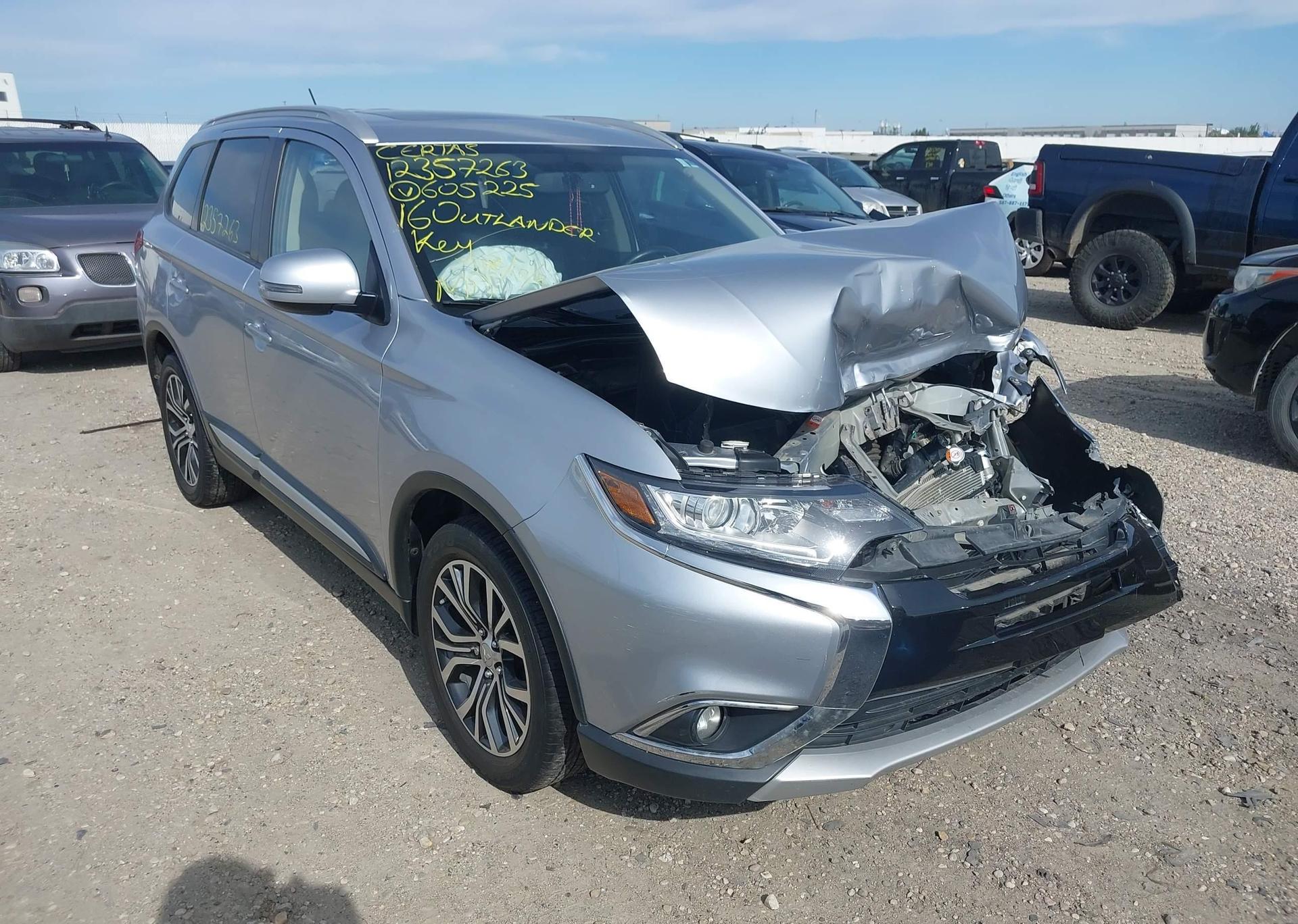 2016 MITSUBISHI OUTLANDER ES
