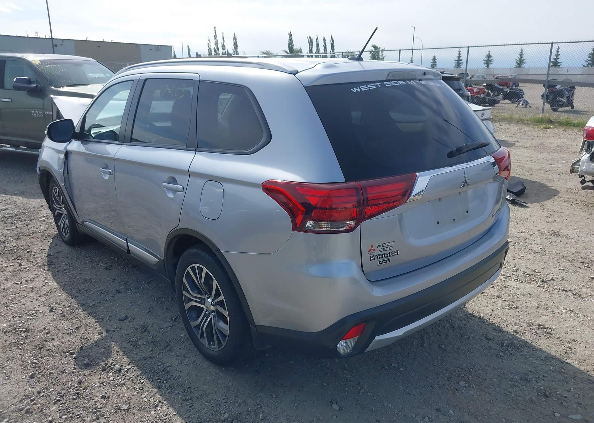 2016 MITSUBISHI OUTLANDER ES