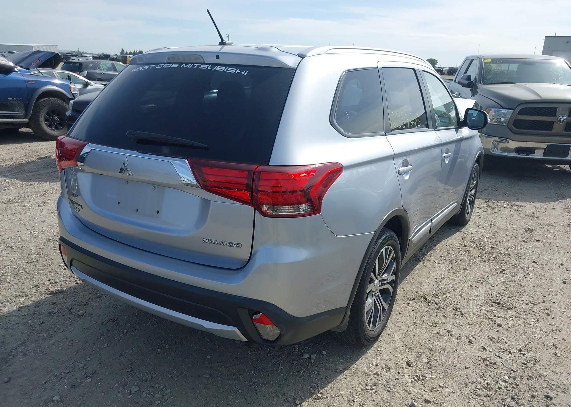 2016 MITSUBISHI OUTLANDER ES
