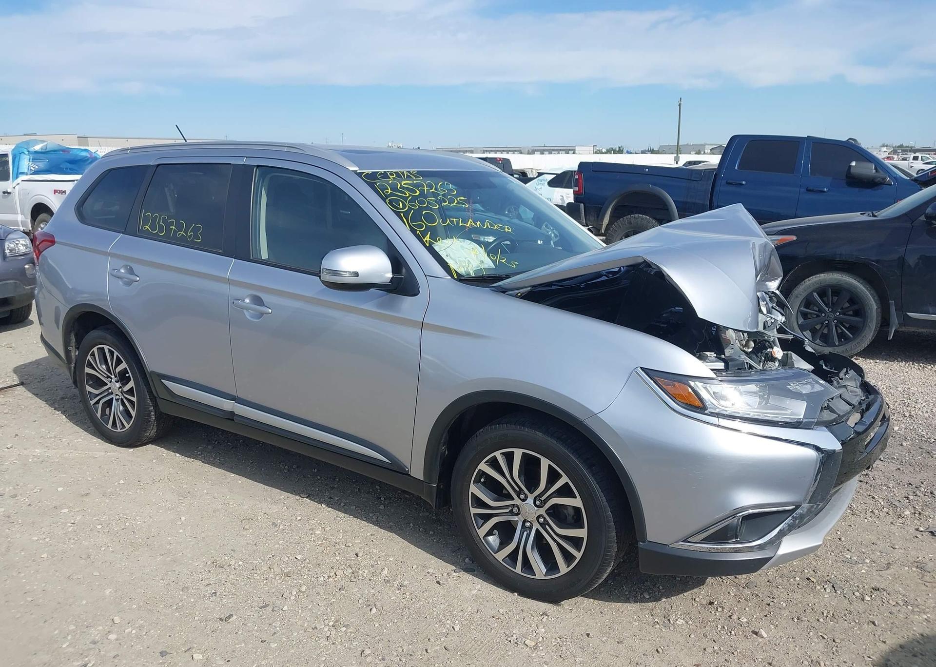 2016 MITSUBISHI OUTLANDER ES