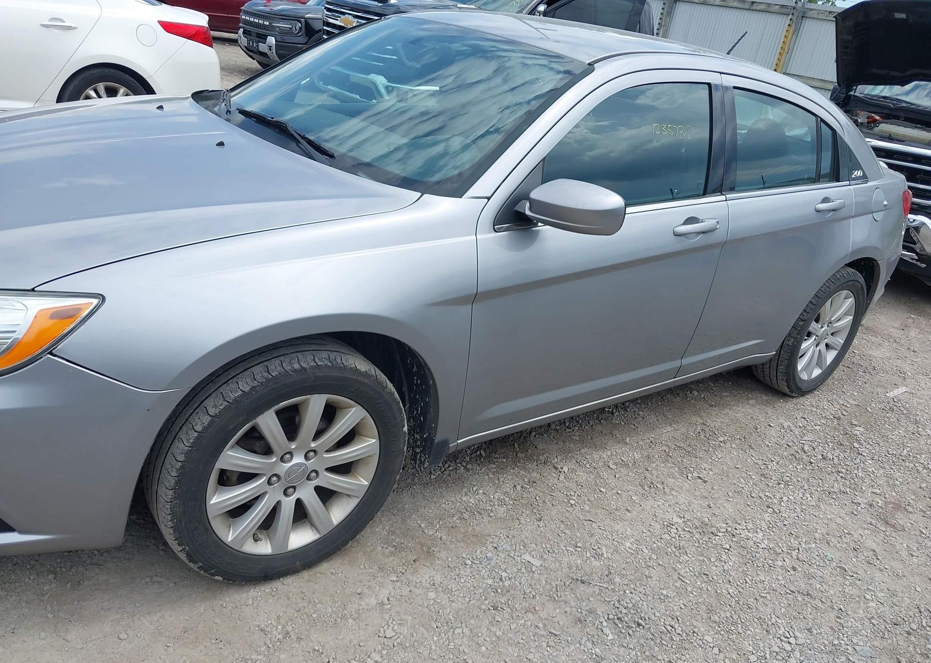 2014 CHRYSLER 200