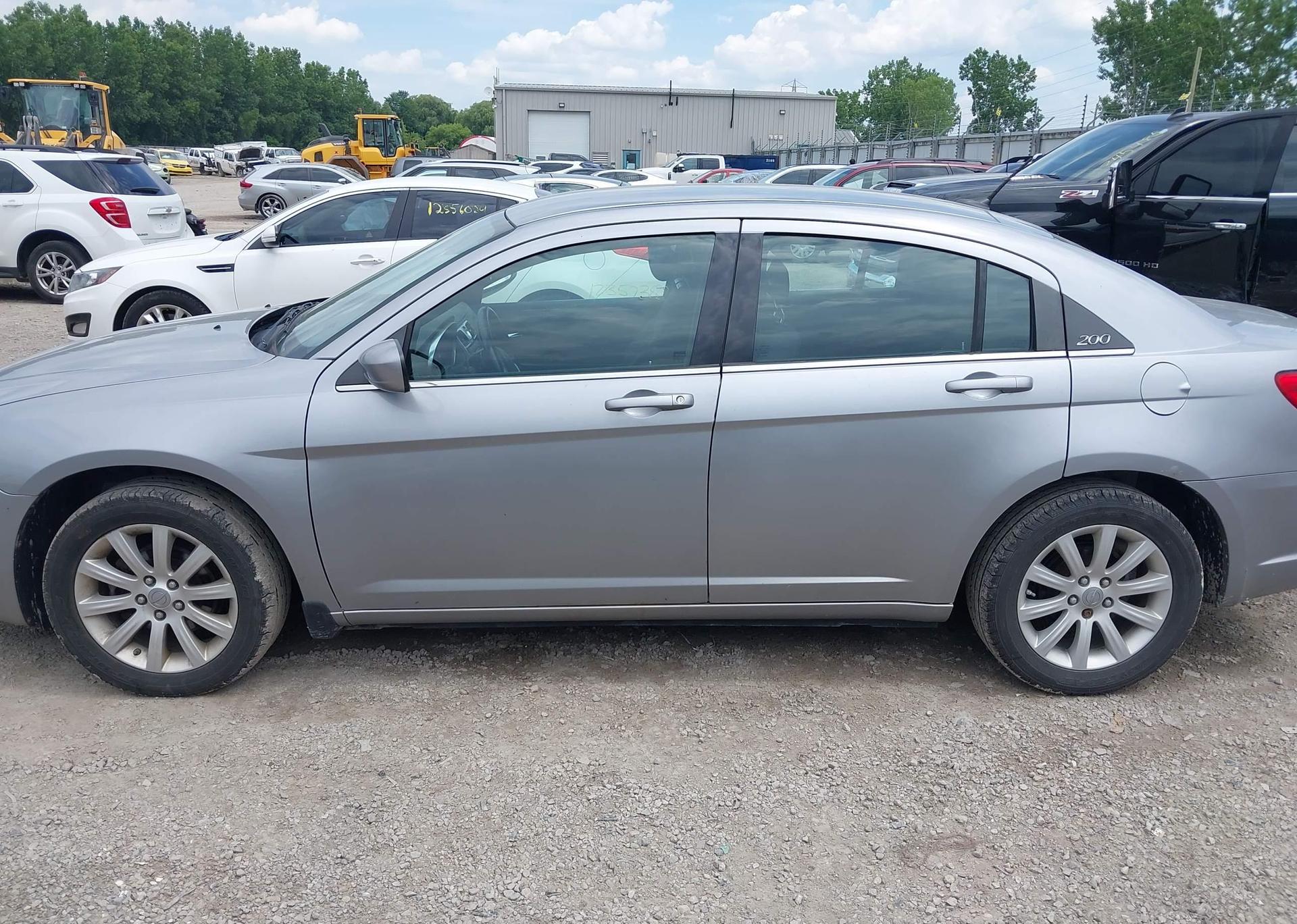 2014 CHRYSLER 200