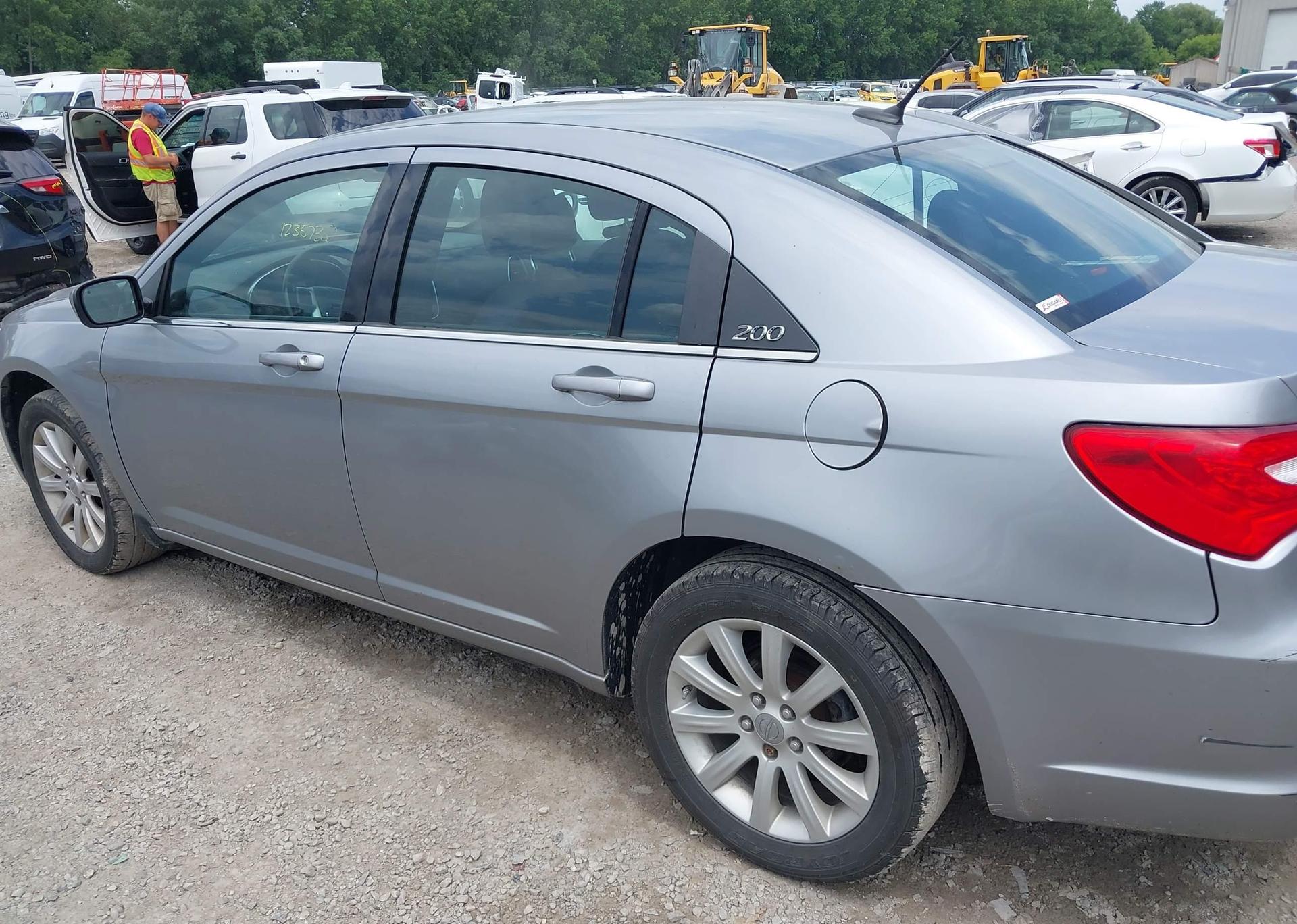 2014 CHRYSLER 200