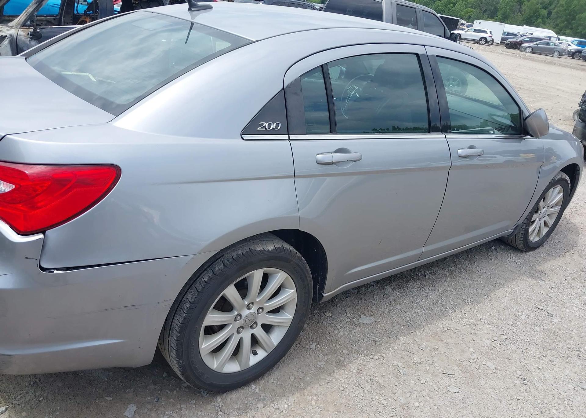 2014 CHRYSLER 200