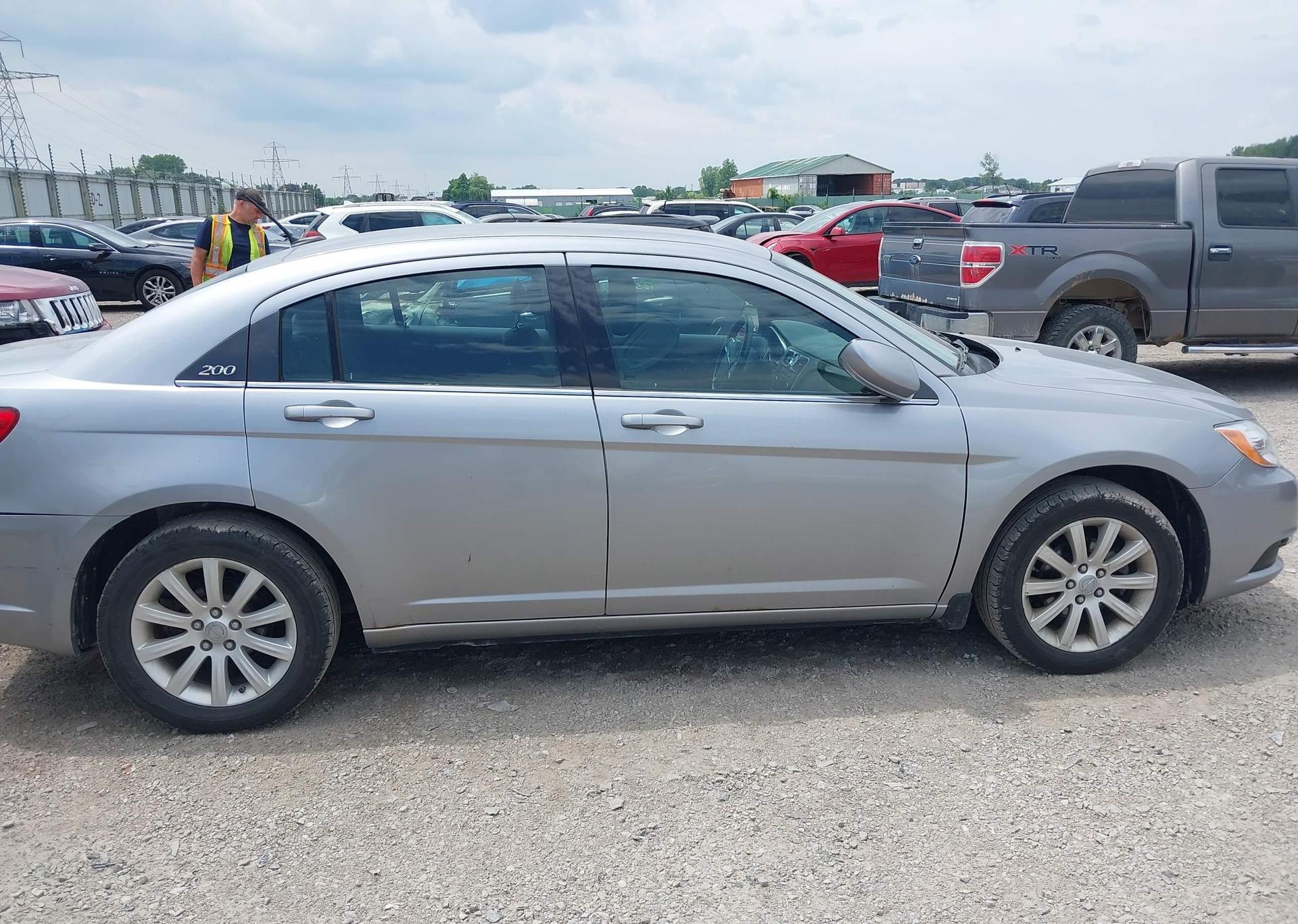 2014 CHRYSLER 200