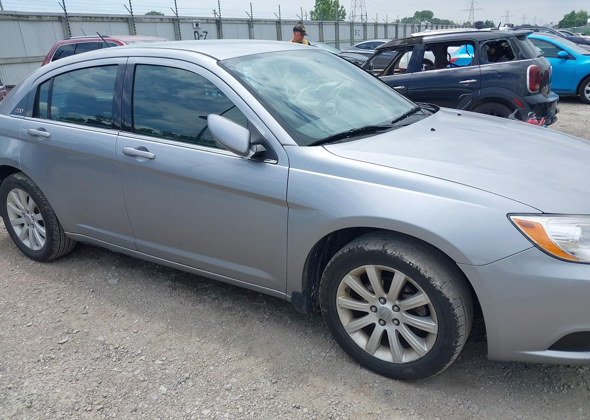 2014 CHRYSLER 200