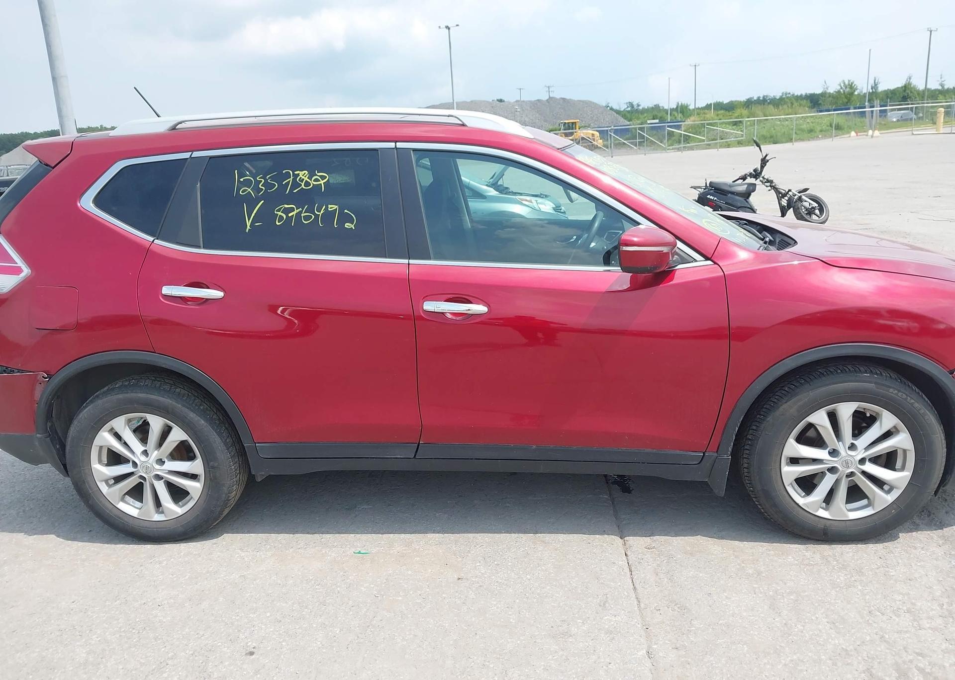 2015 NISSAN ROGUE S