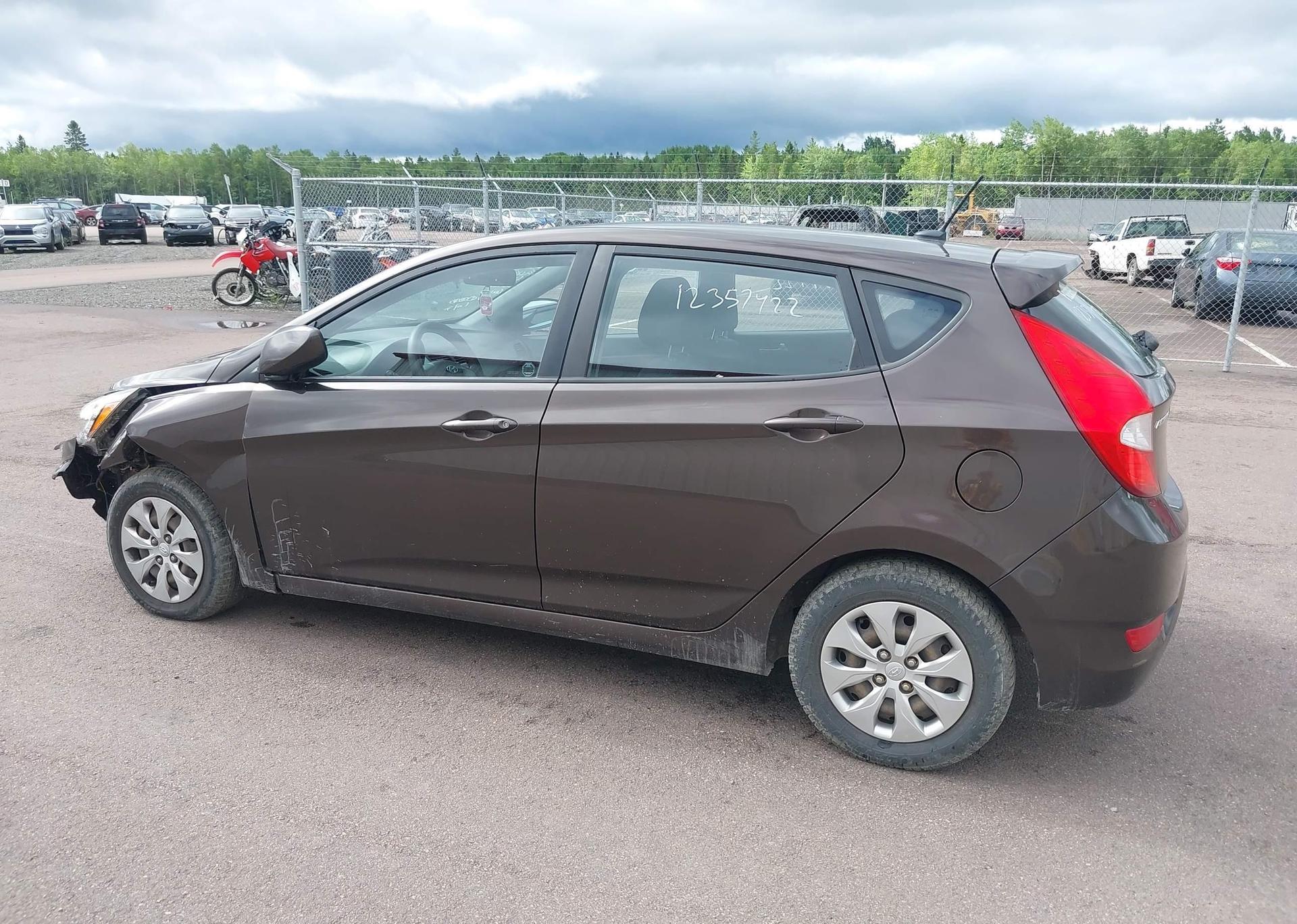 2016 HYUNDAI ACCENT SE