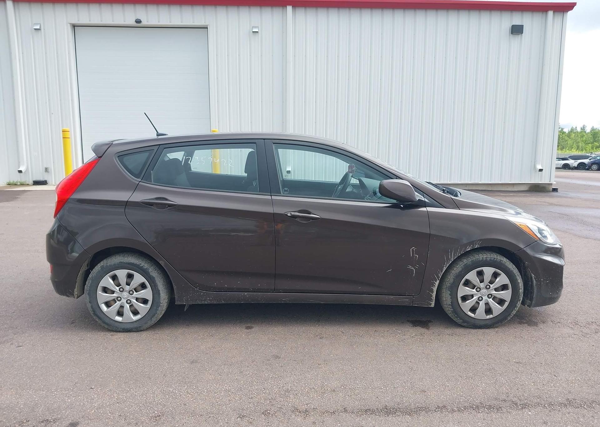 2016 HYUNDAI ACCENT SE