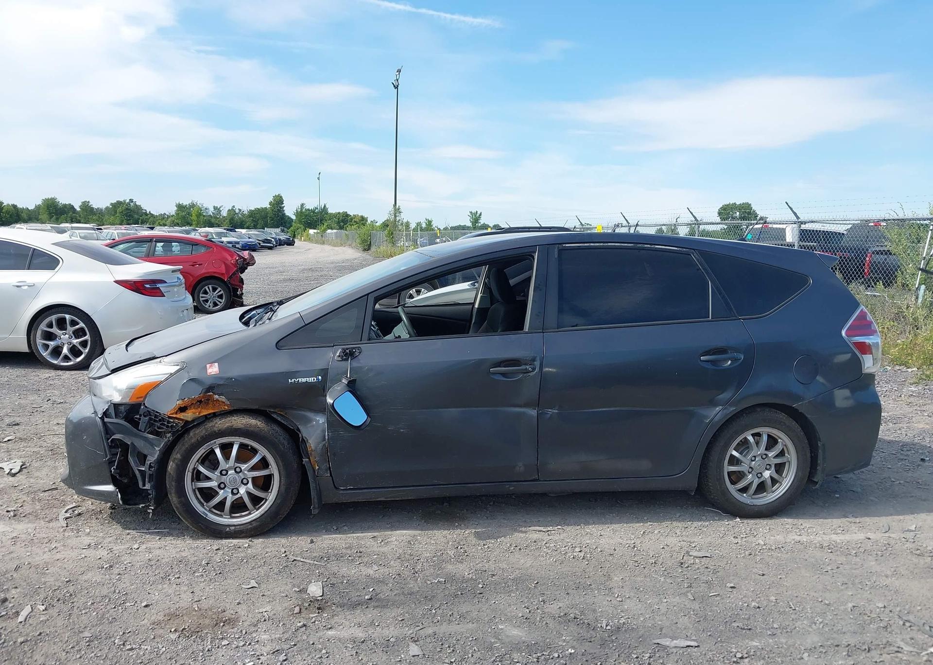 2016 TOYOTA PRIUS V