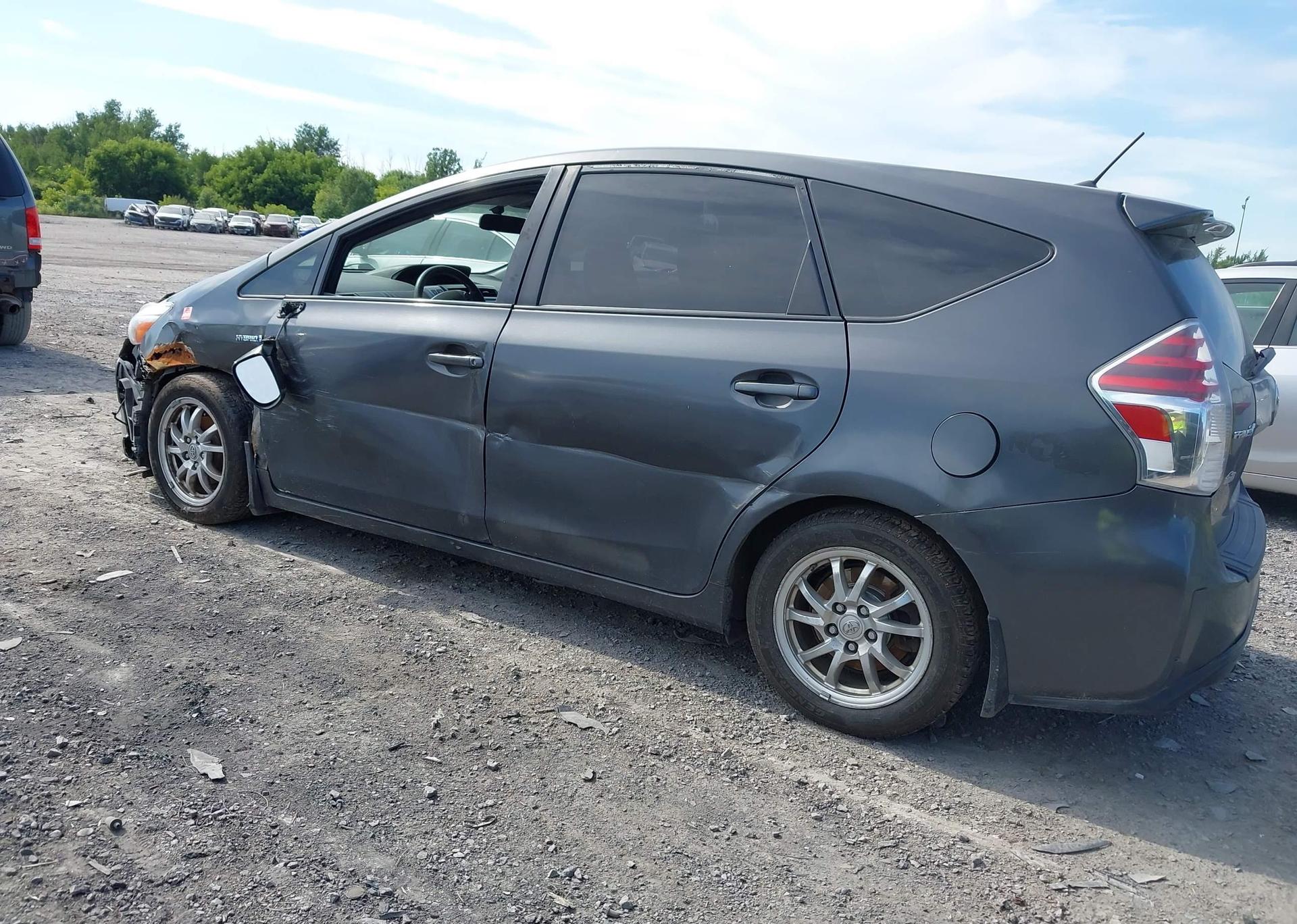 2016 TOYOTA PRIUS V