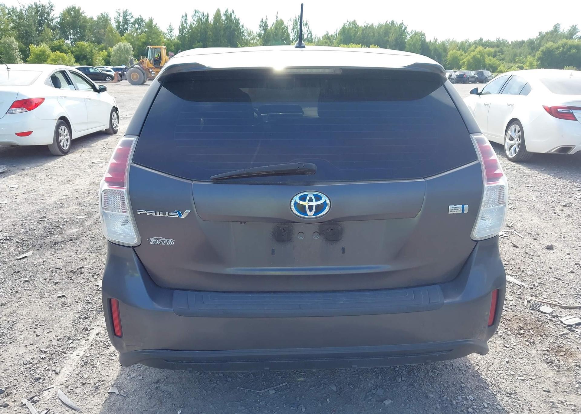 2016 TOYOTA PRIUS V