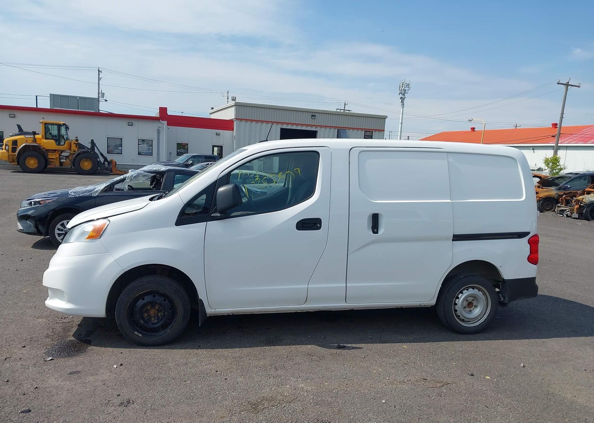 2021 NISSAN NV200