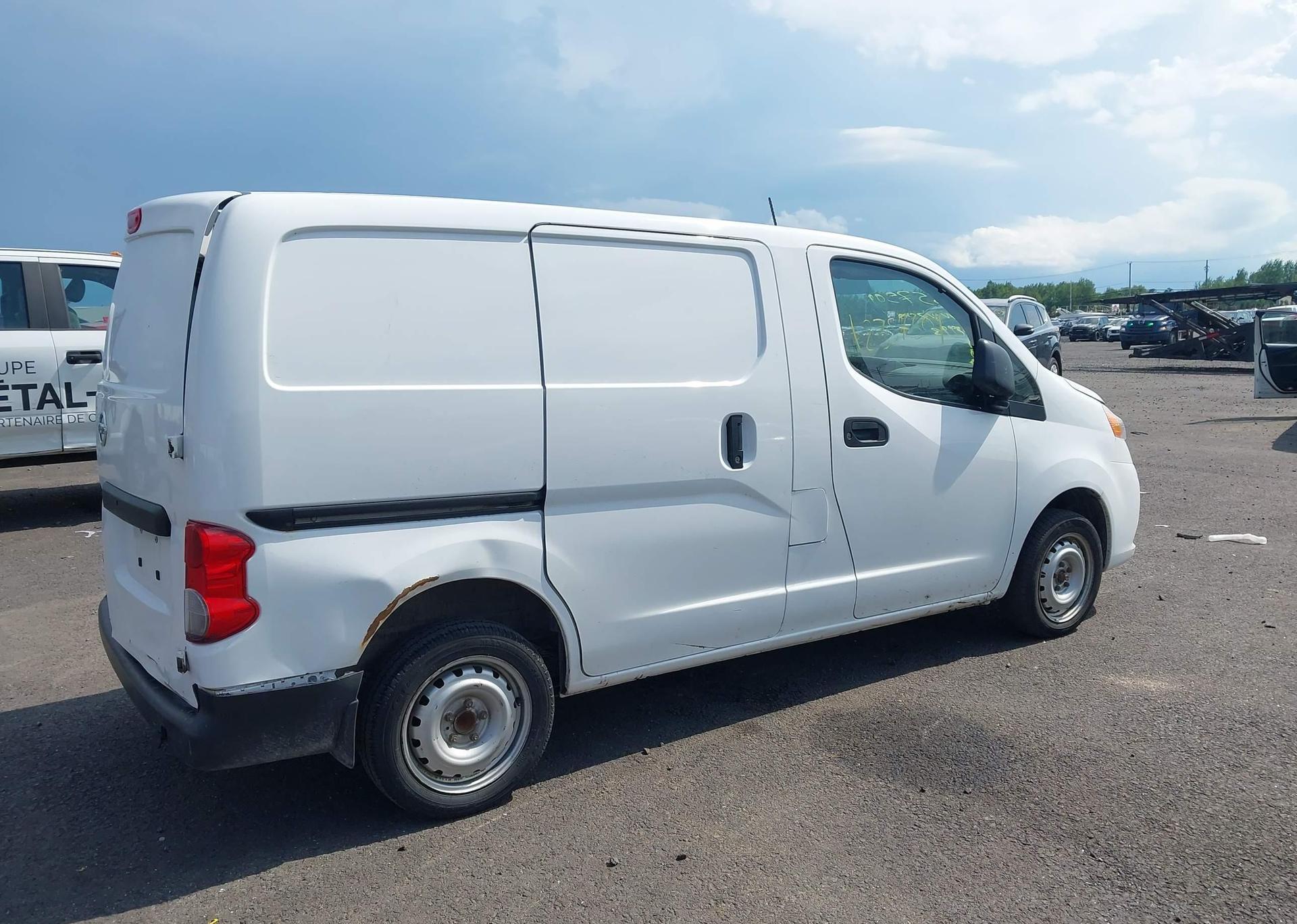 2021 NISSAN NV200