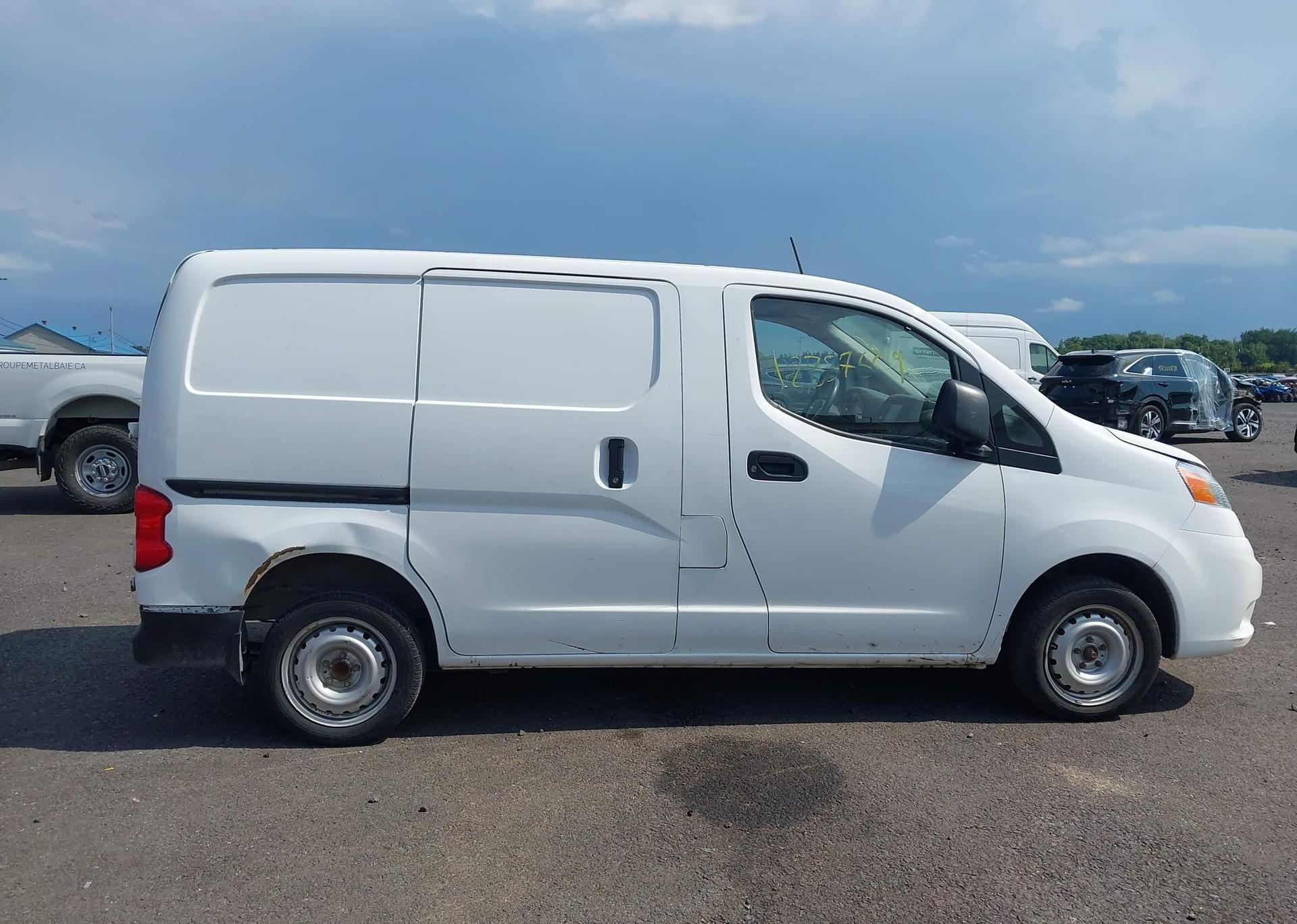 2021 NISSAN NV200