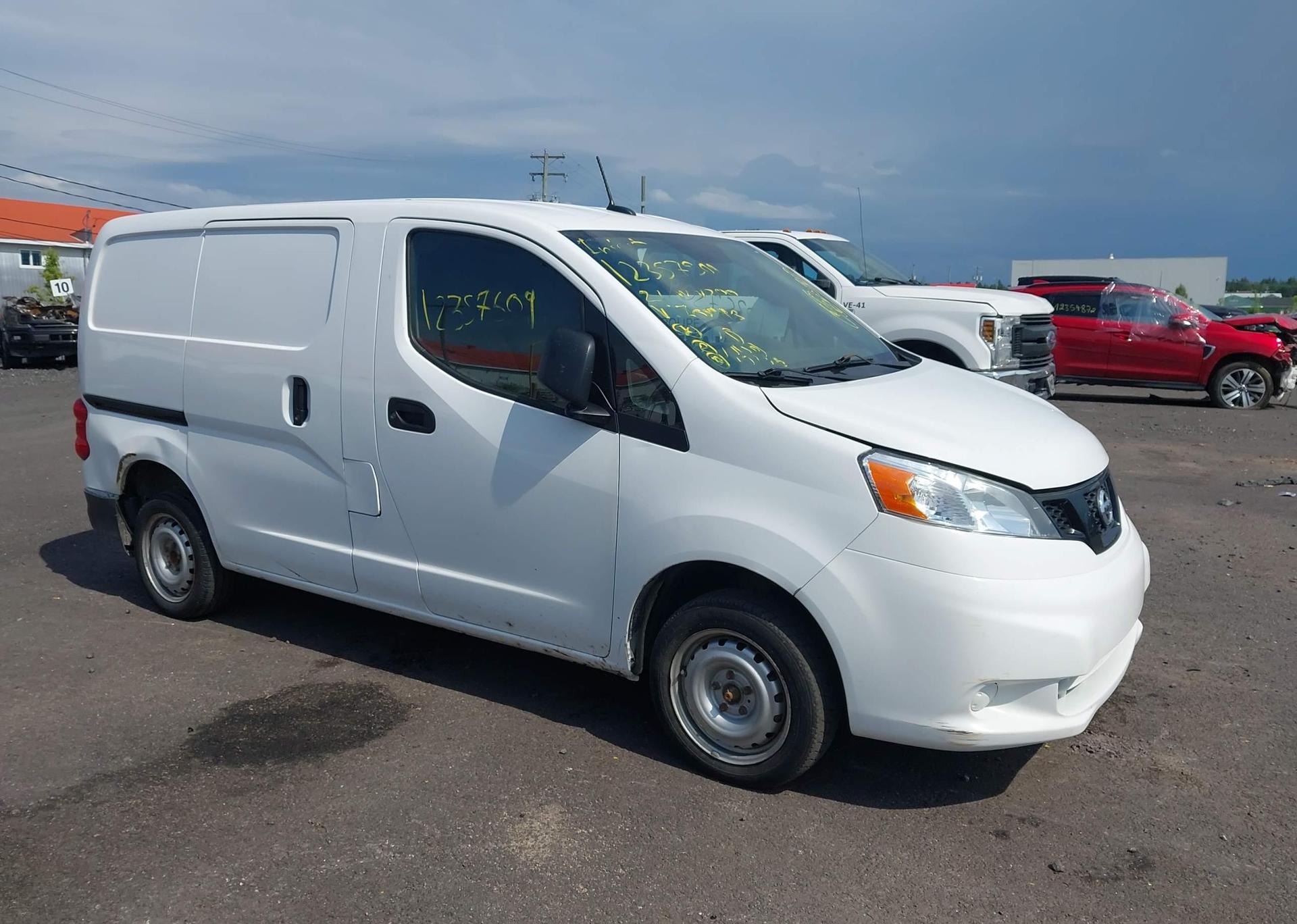 2021 NISSAN NV200