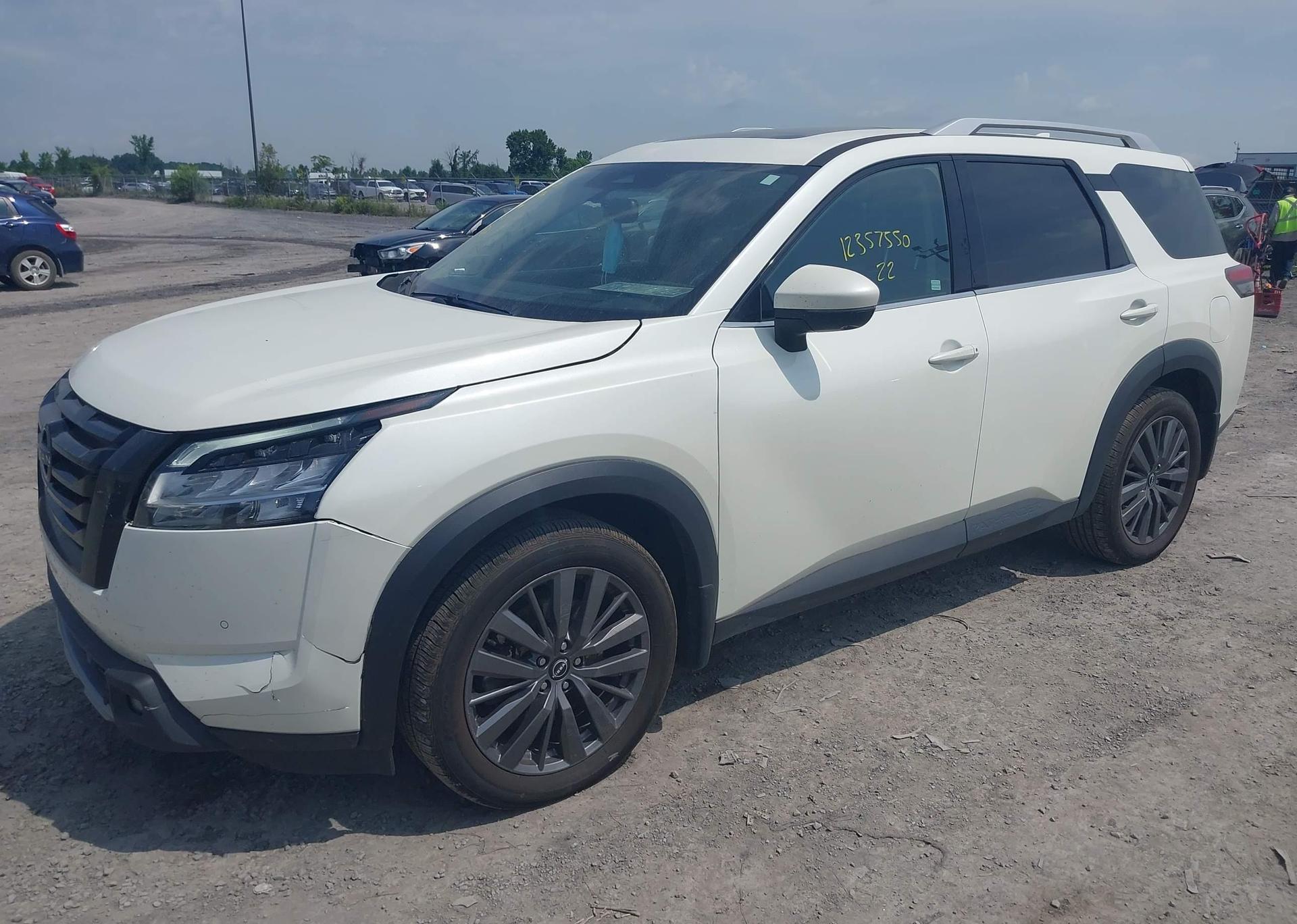 2022 NISSAN pathfinder sl