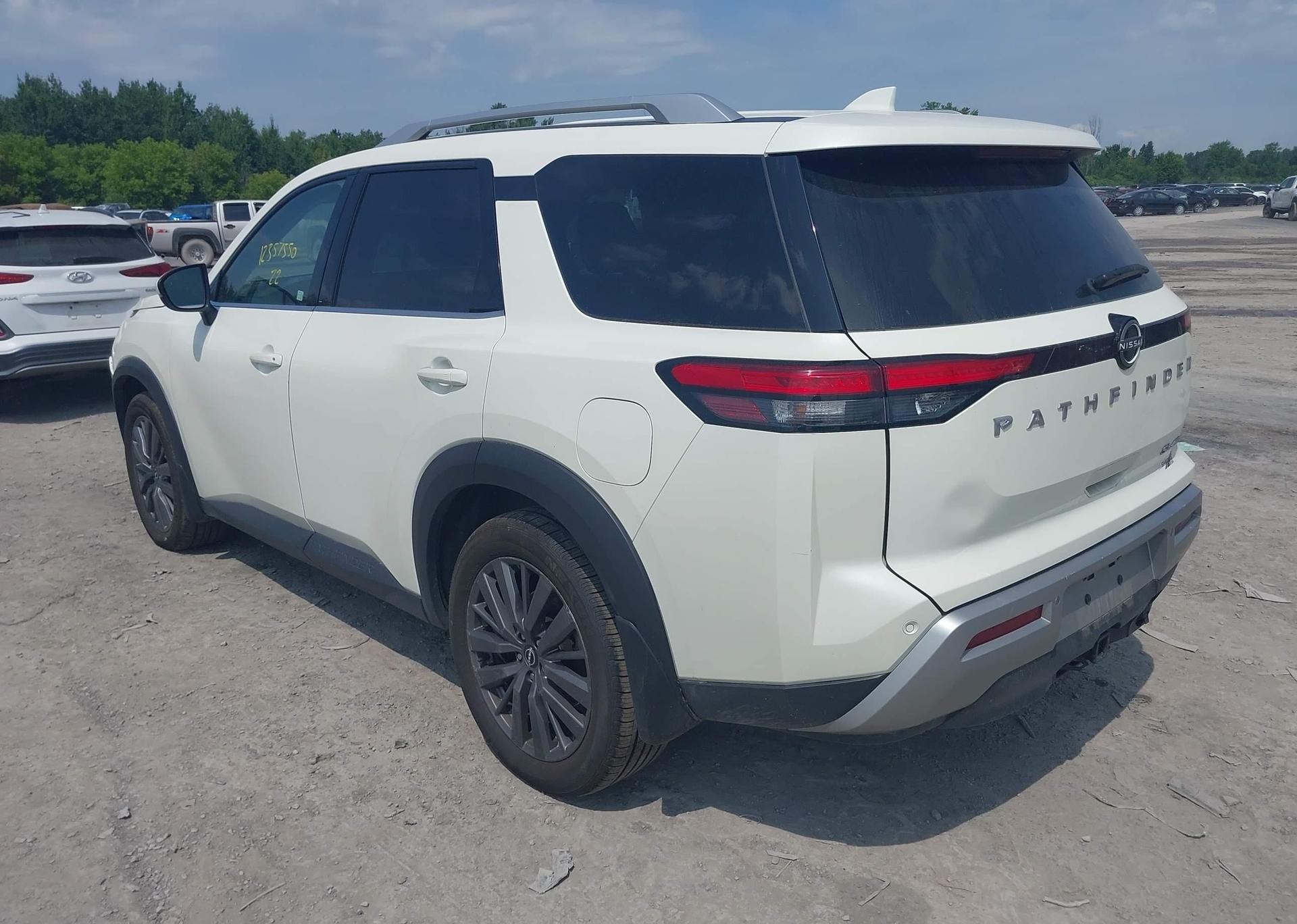 2022 NISSAN pathfinder sl