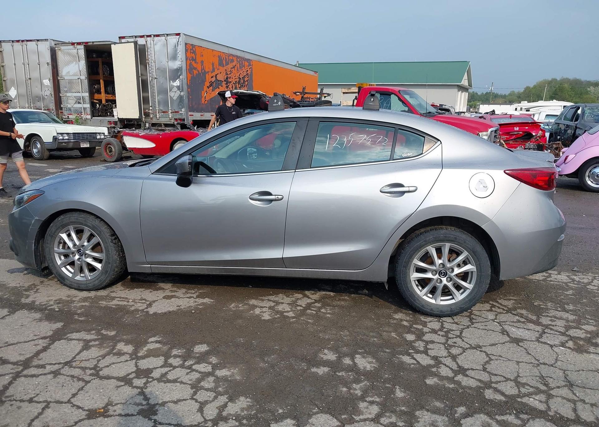 2015 MAZDA MAZDA3 GS