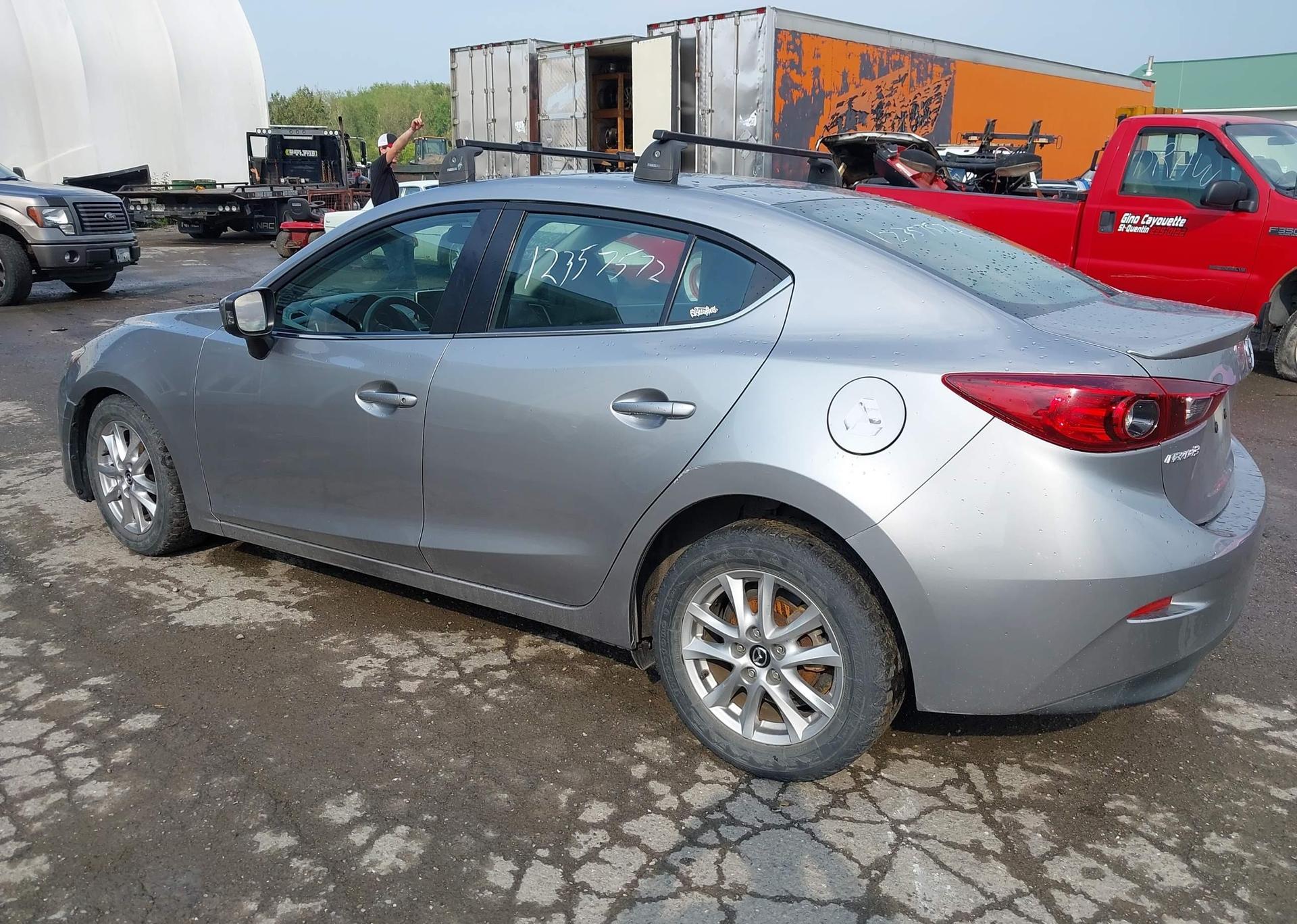 2015 MAZDA MAZDA3 GS