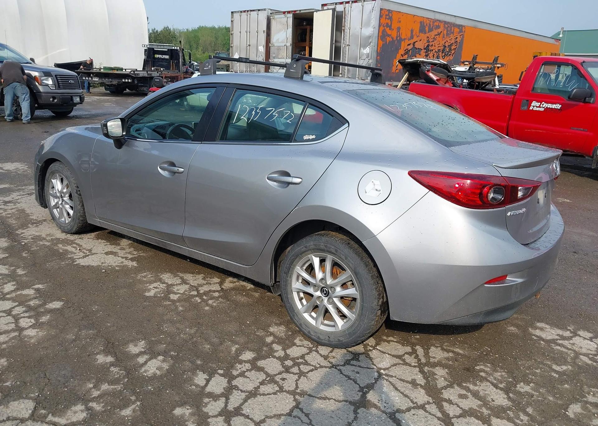 2015 MAZDA MAZDA3 GS