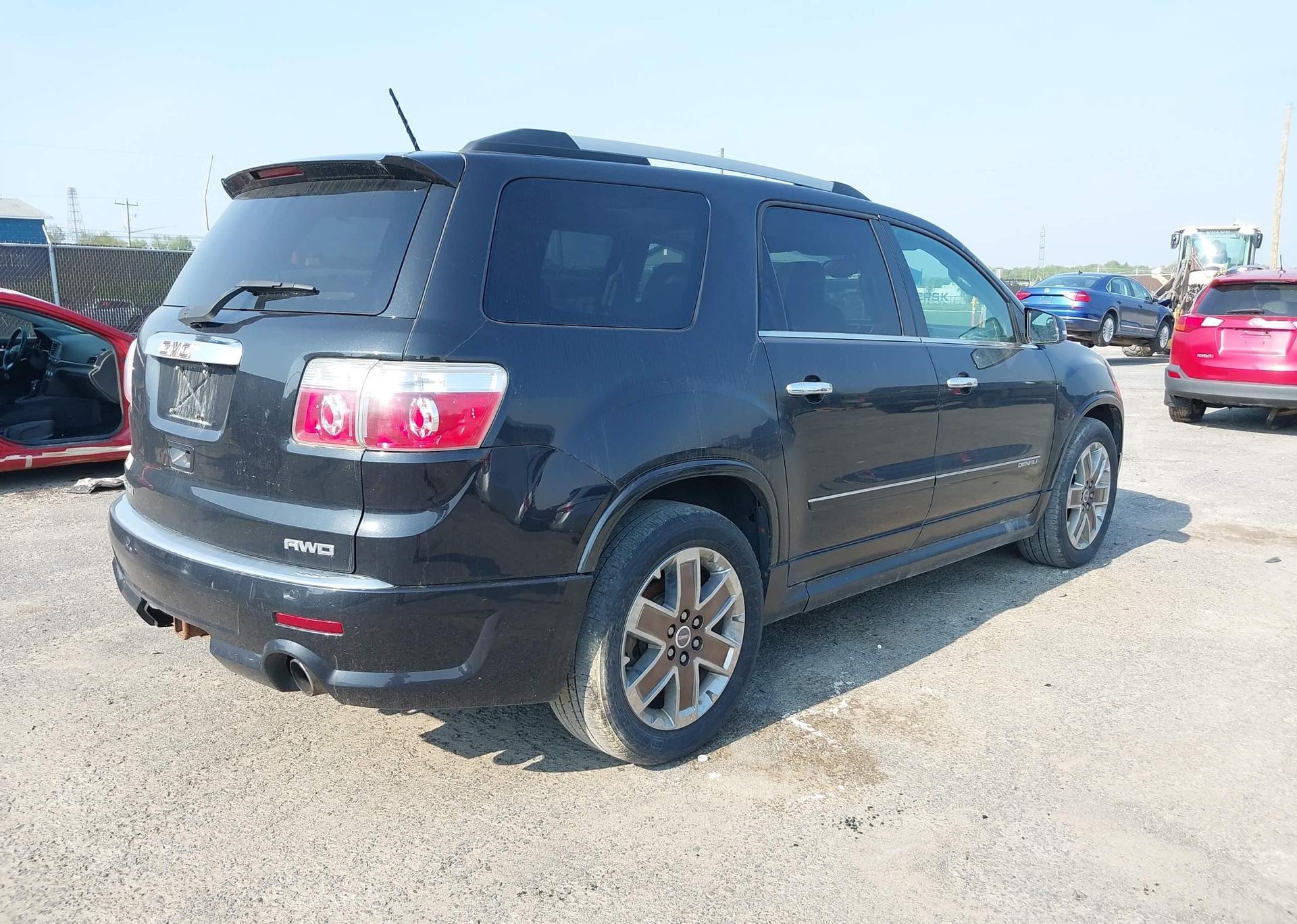 2012 GMC ACADIA DENALI