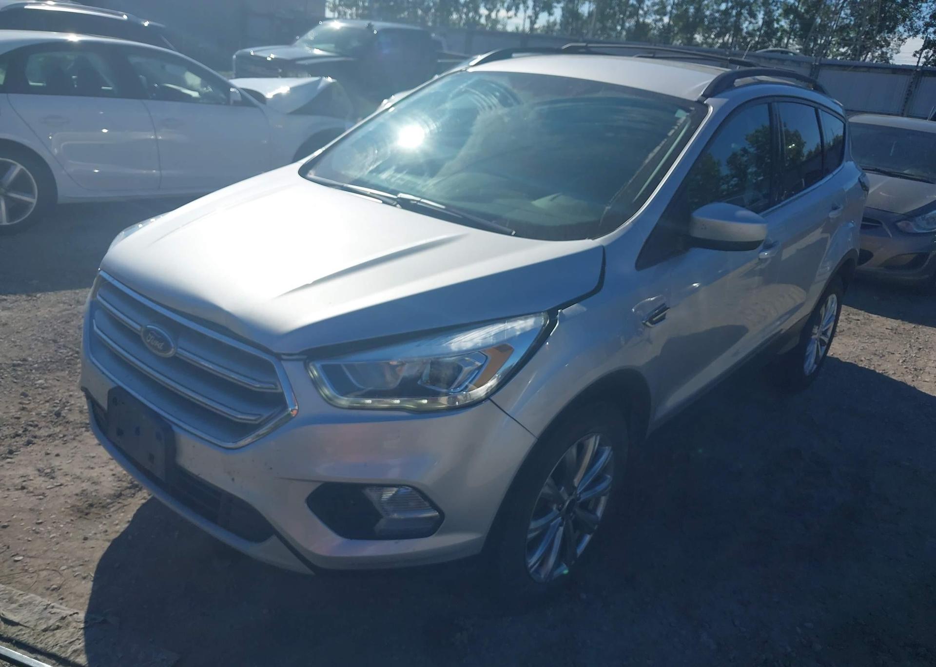 2017 FORD ESCAPE SE