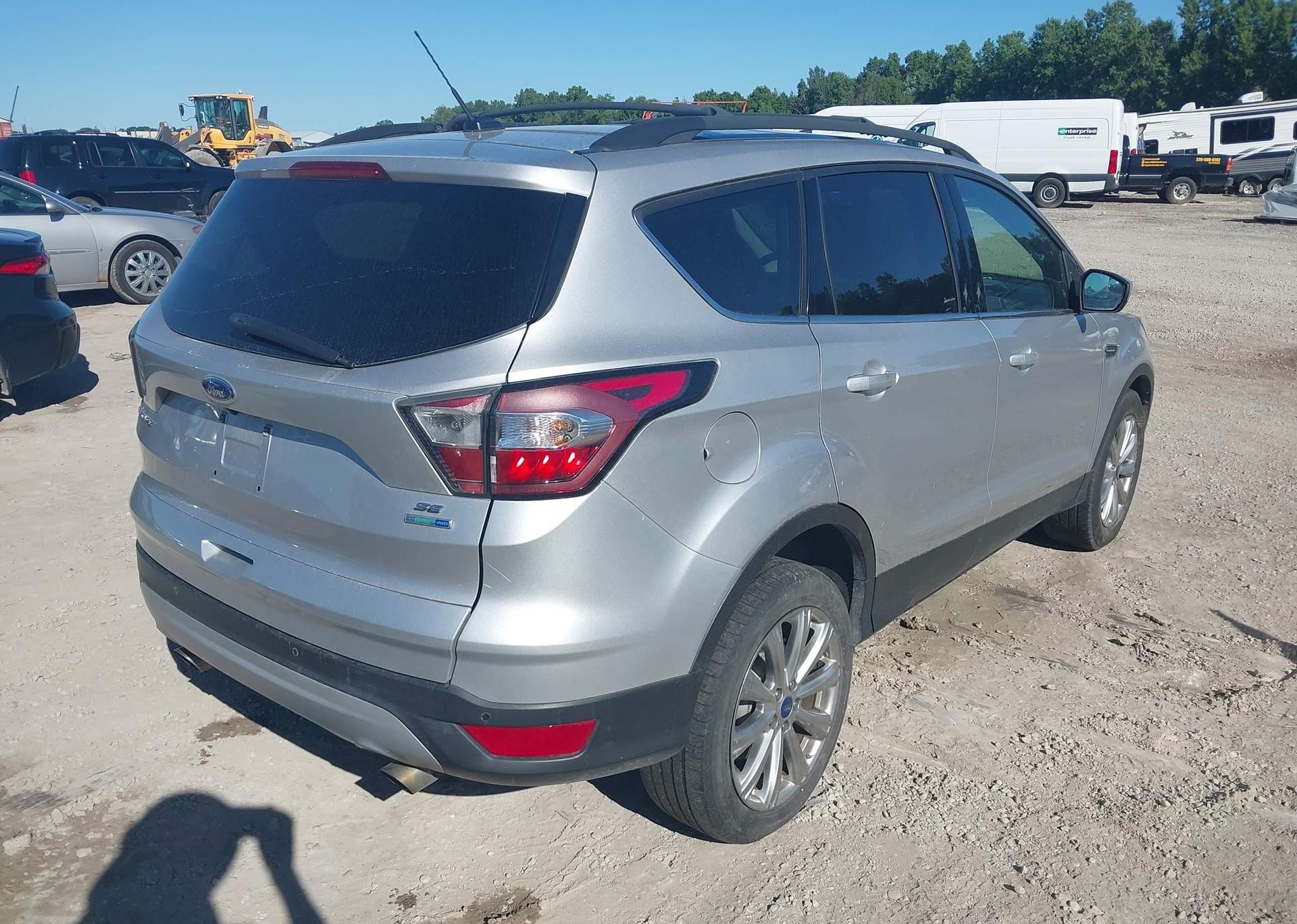 2017 FORD ESCAPE SE