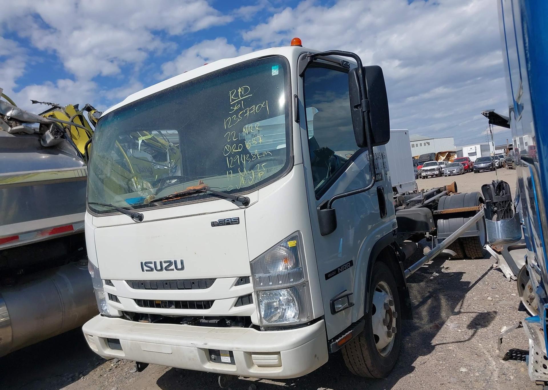 2022 ISUZU NRR