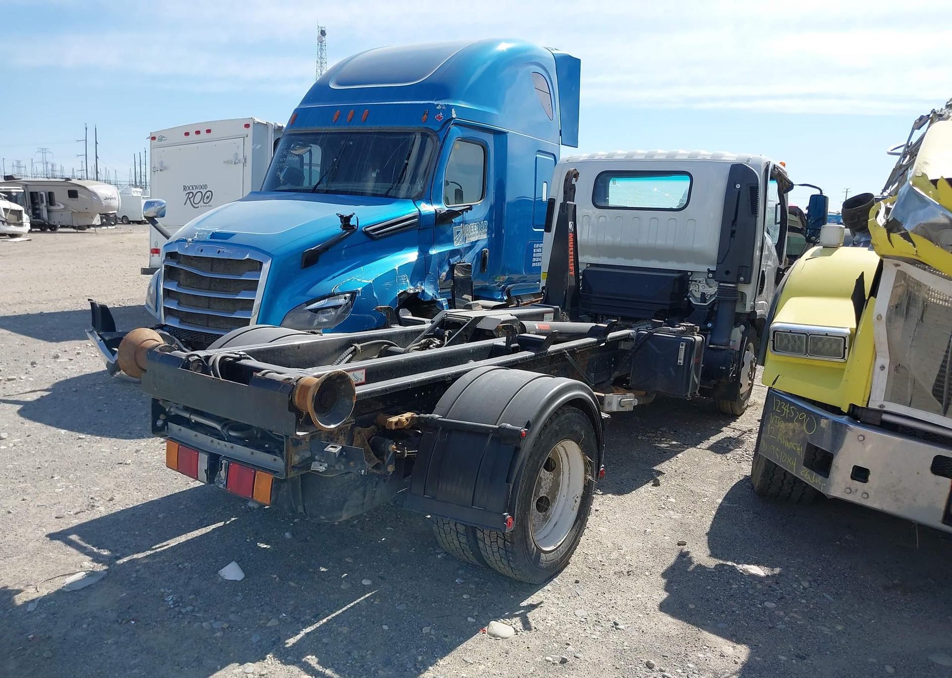 2022 ISUZU NRR