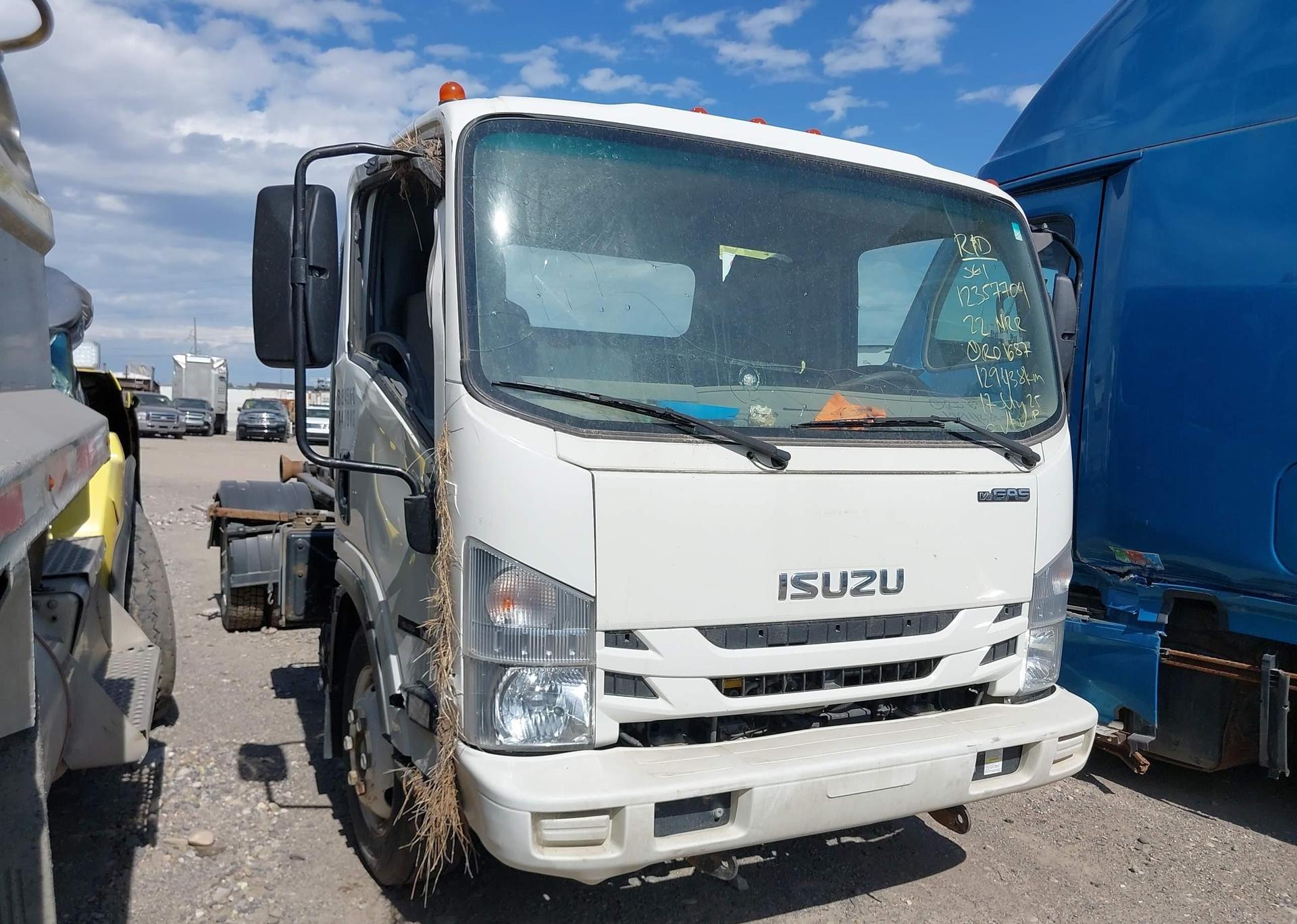 2022 ISUZU NRR