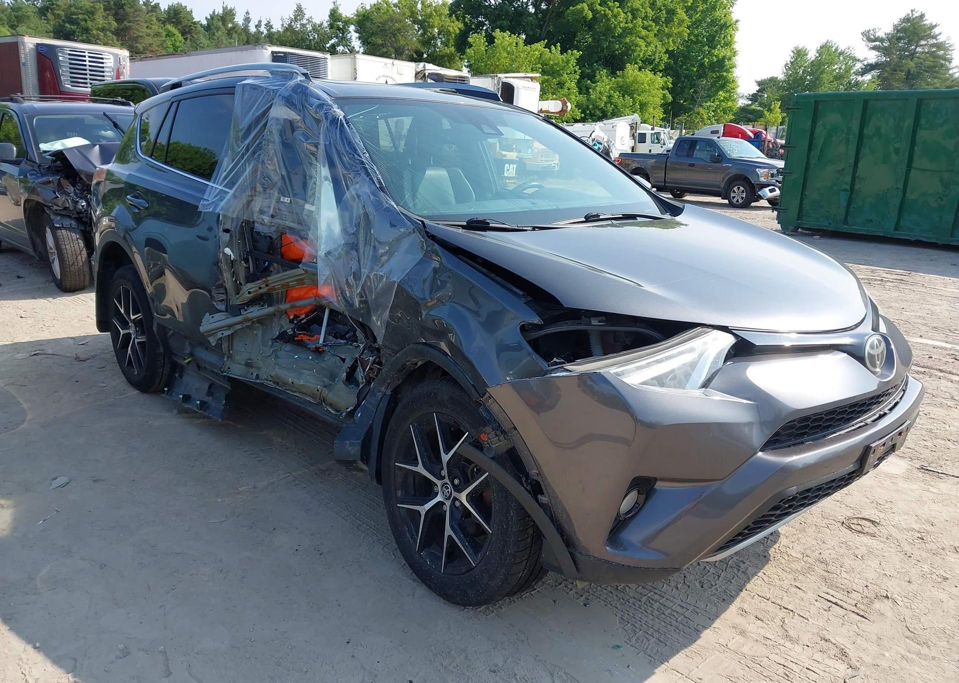 2017 TOYOTA RAV4 SE