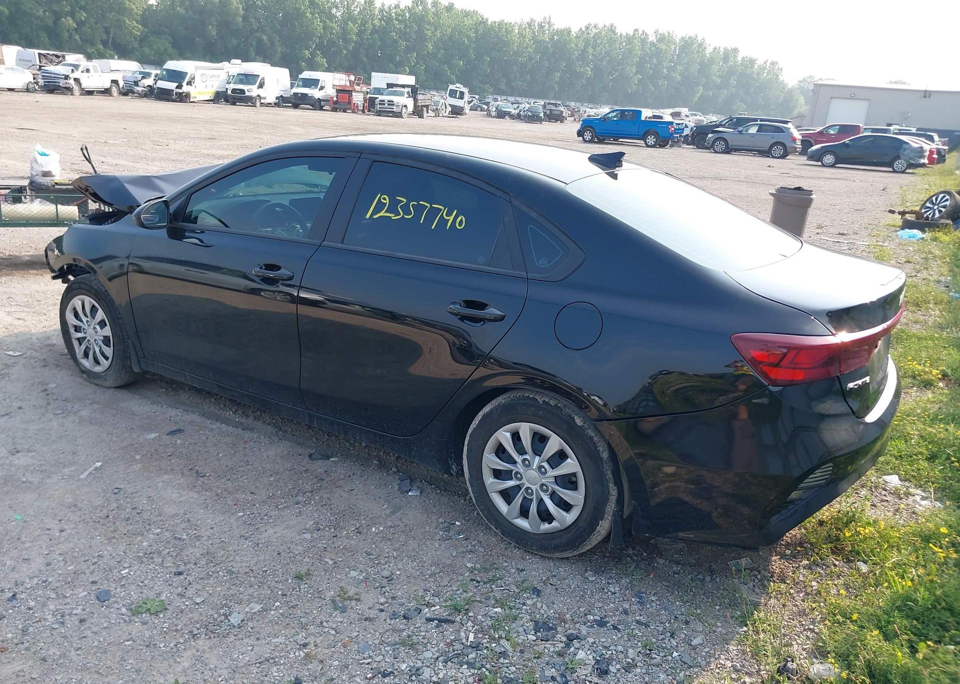2023 KIA FORTE LX