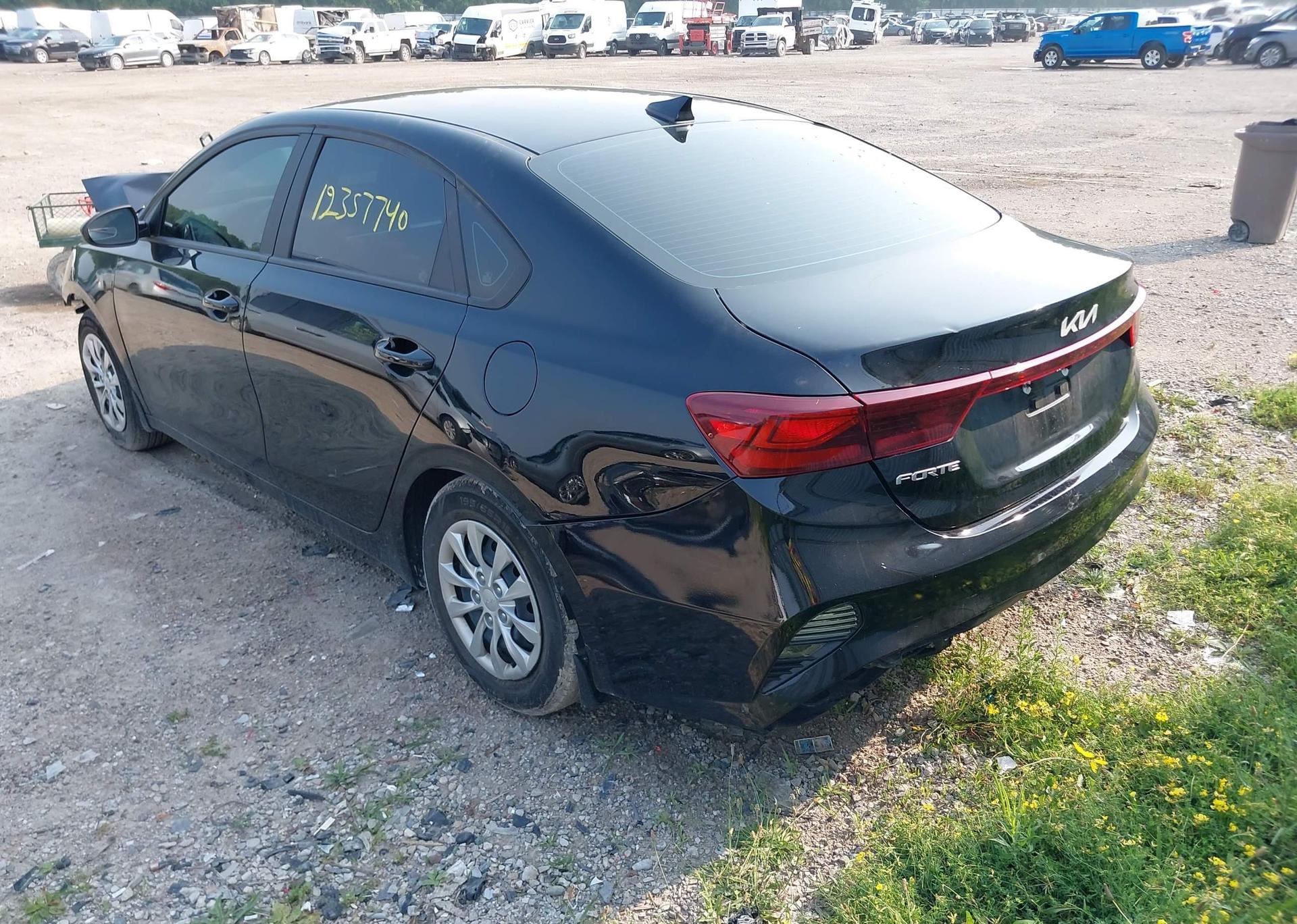2023 KIA FORTE LX