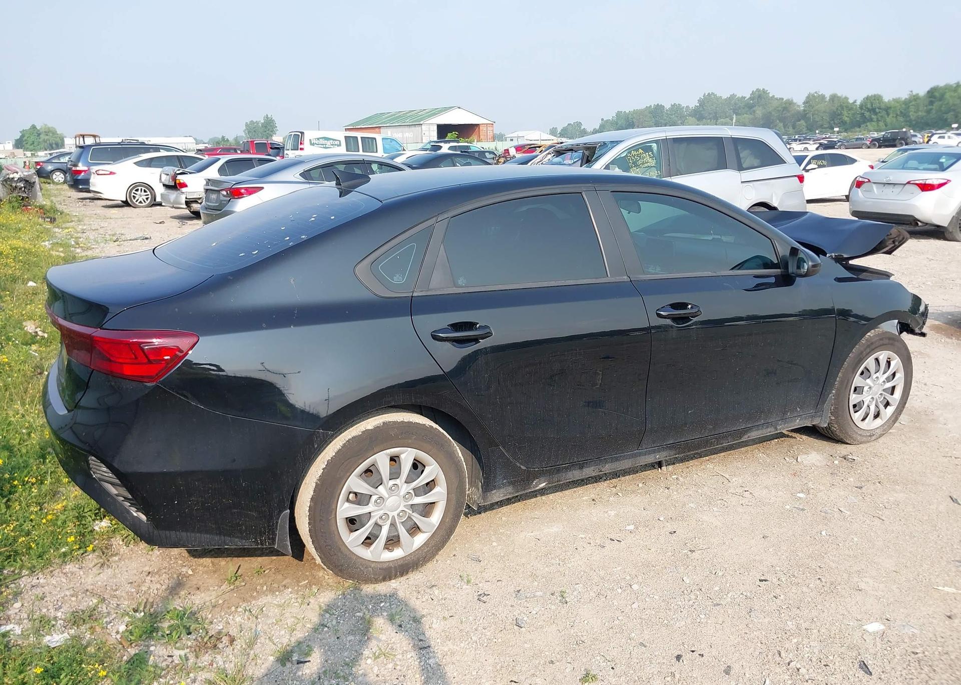 2023 KIA FORTE LX