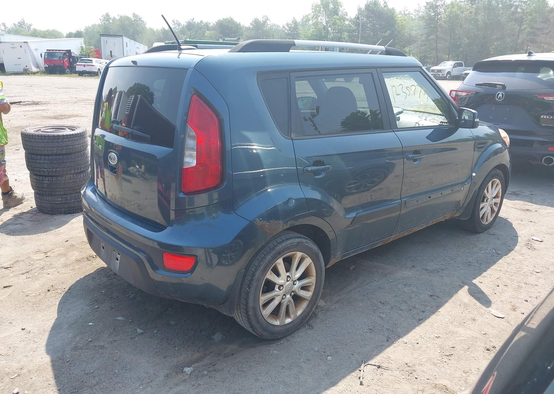 2012 KIA SOUL +