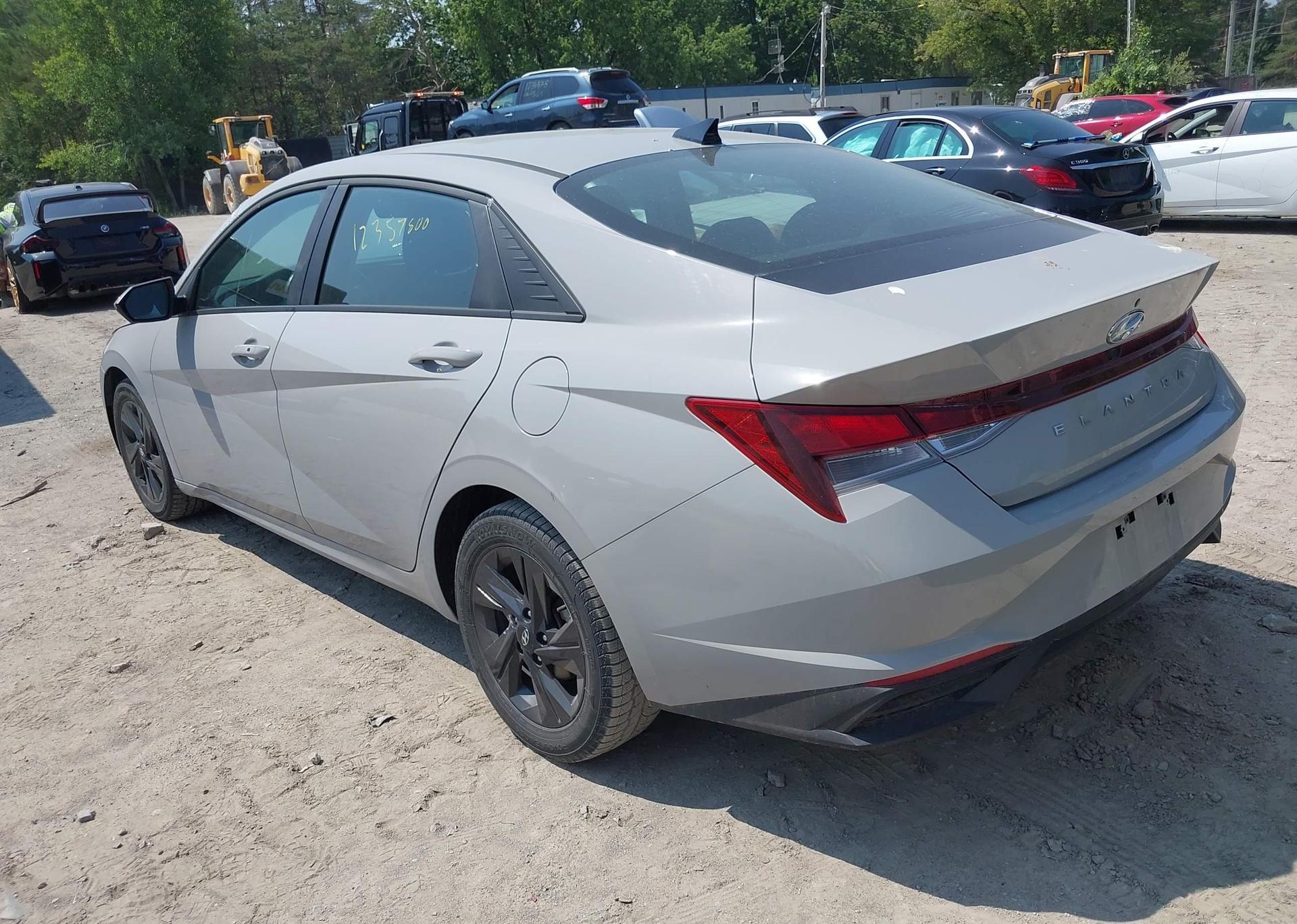 2023 HYUNDAI ELANTRA PREFERRED IVT
