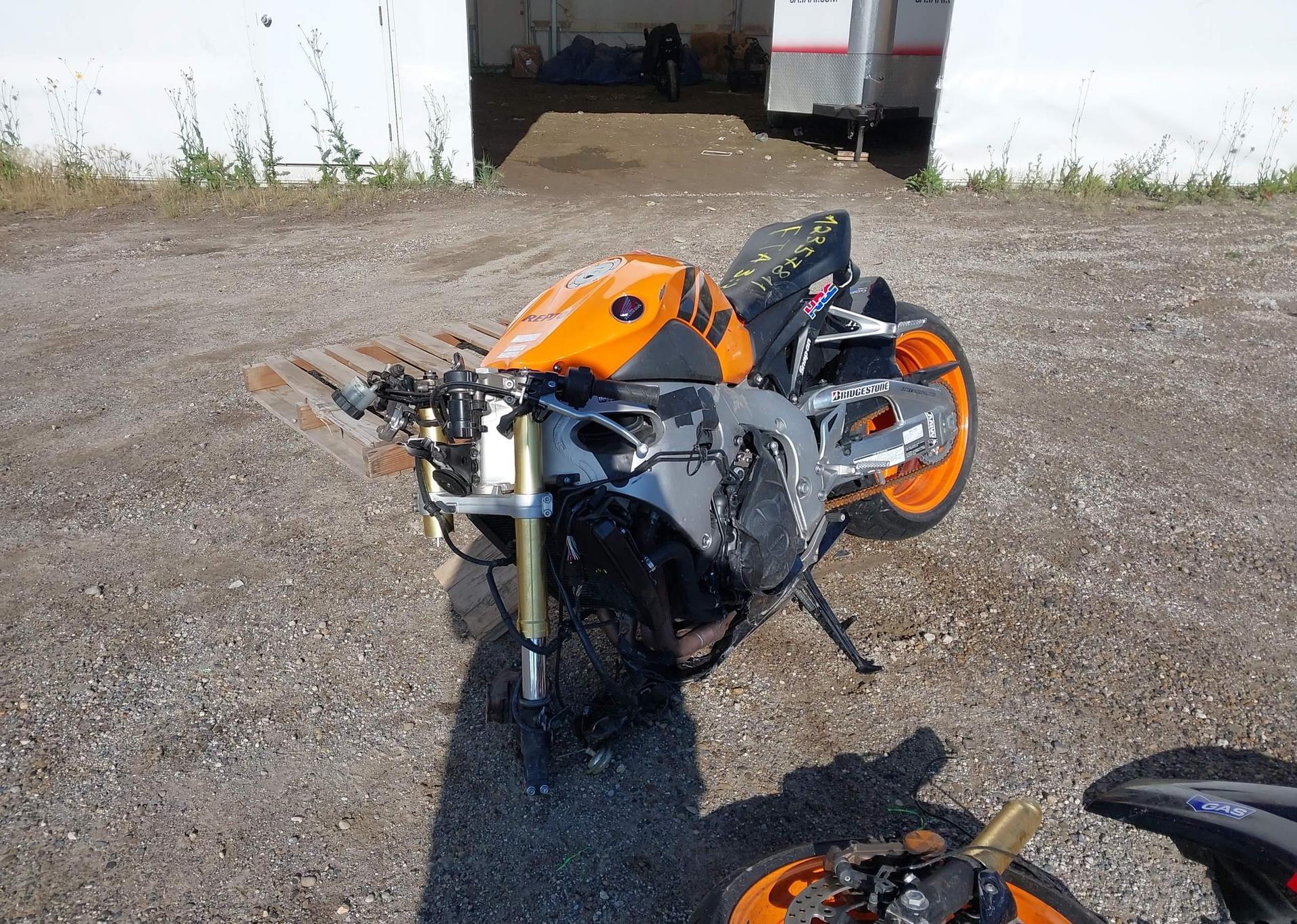 2011 HONDA CBR1000 RR