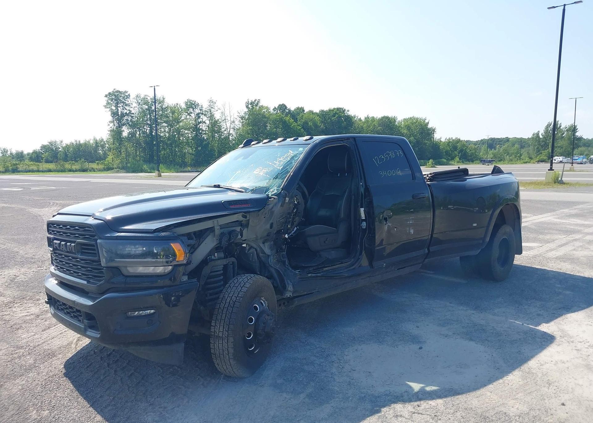 2022 RAM 3500 LIMITED