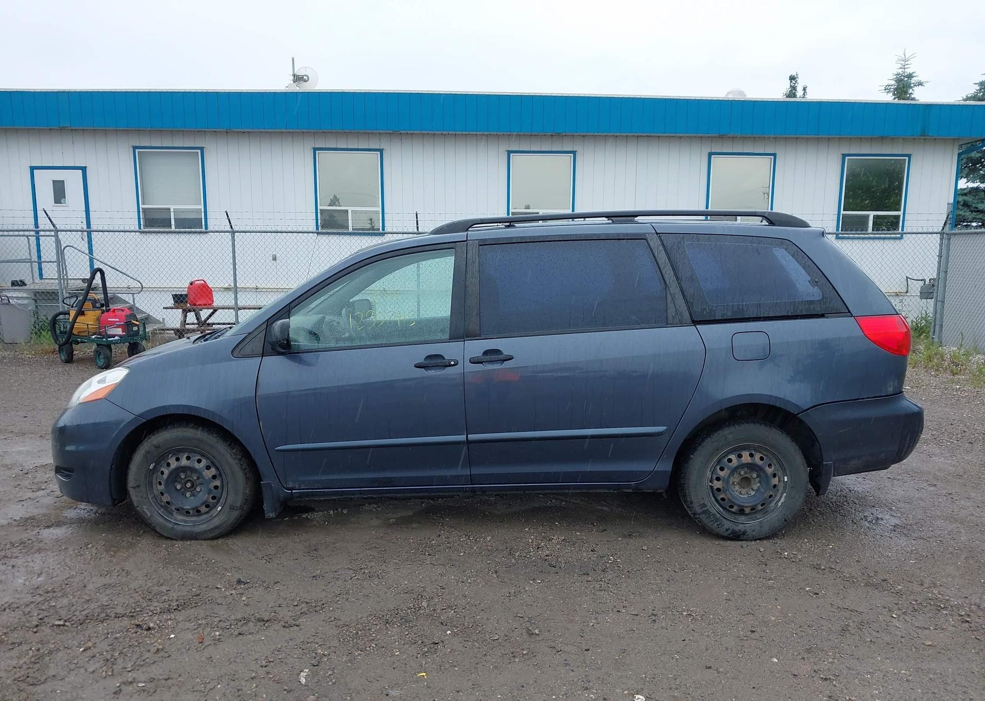 2008 TOYOTA SIENNA CE