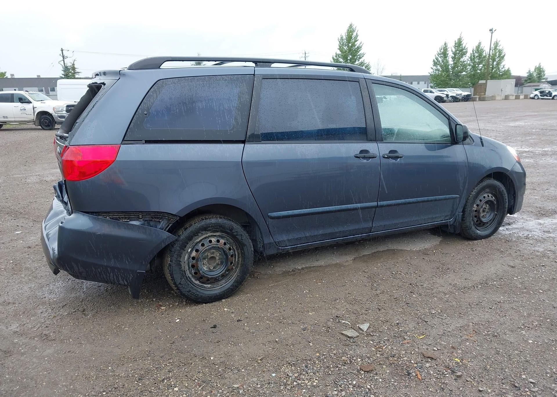 2008 TOYOTA SIENNA CE