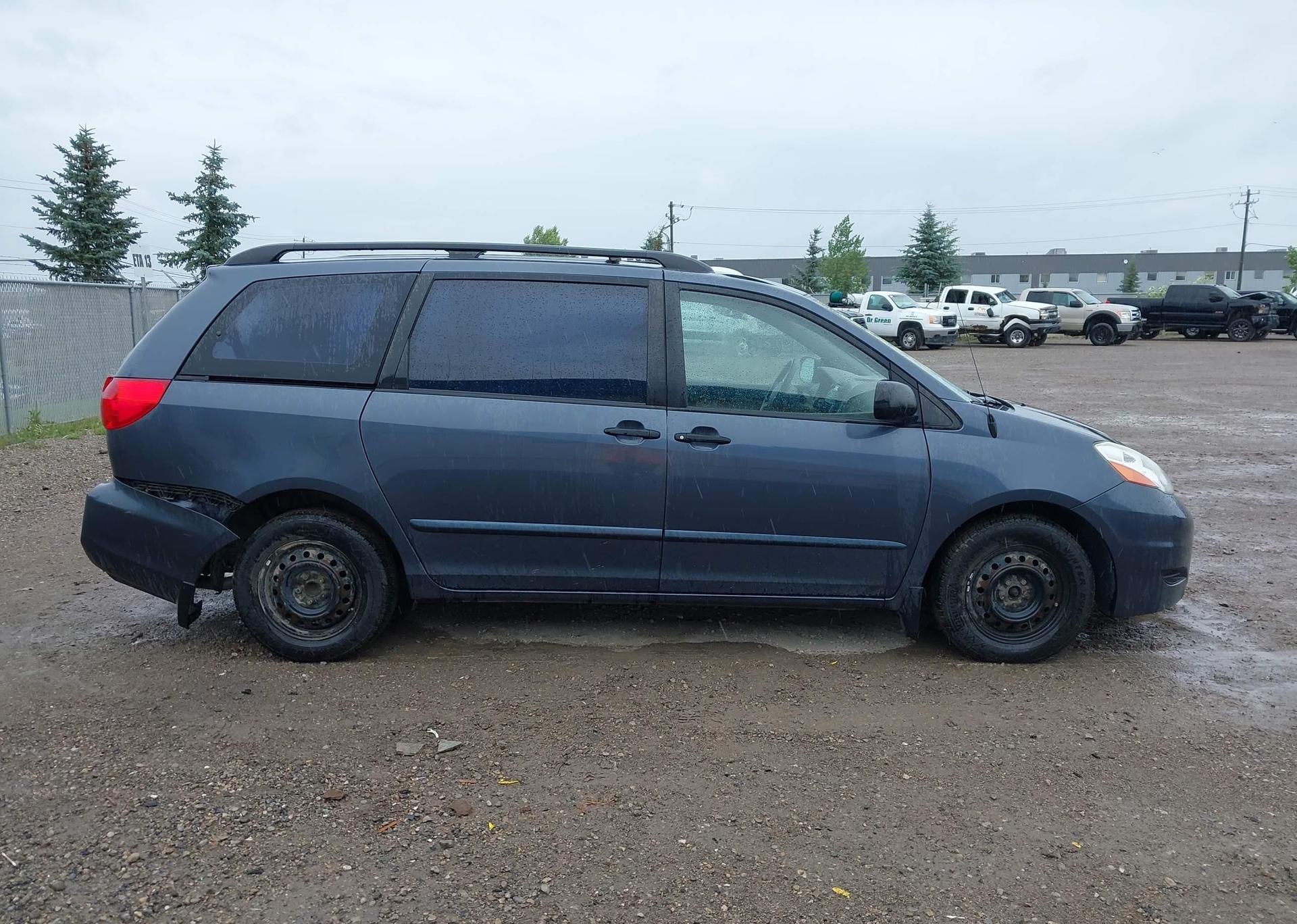 2008 TOYOTA SIENNA CE