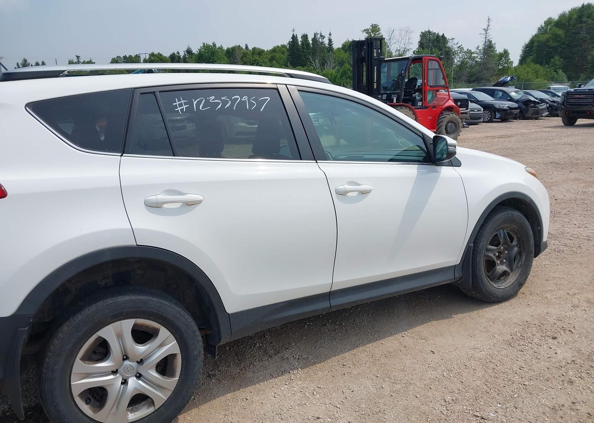 2015 TOYOTA RAV4 LE