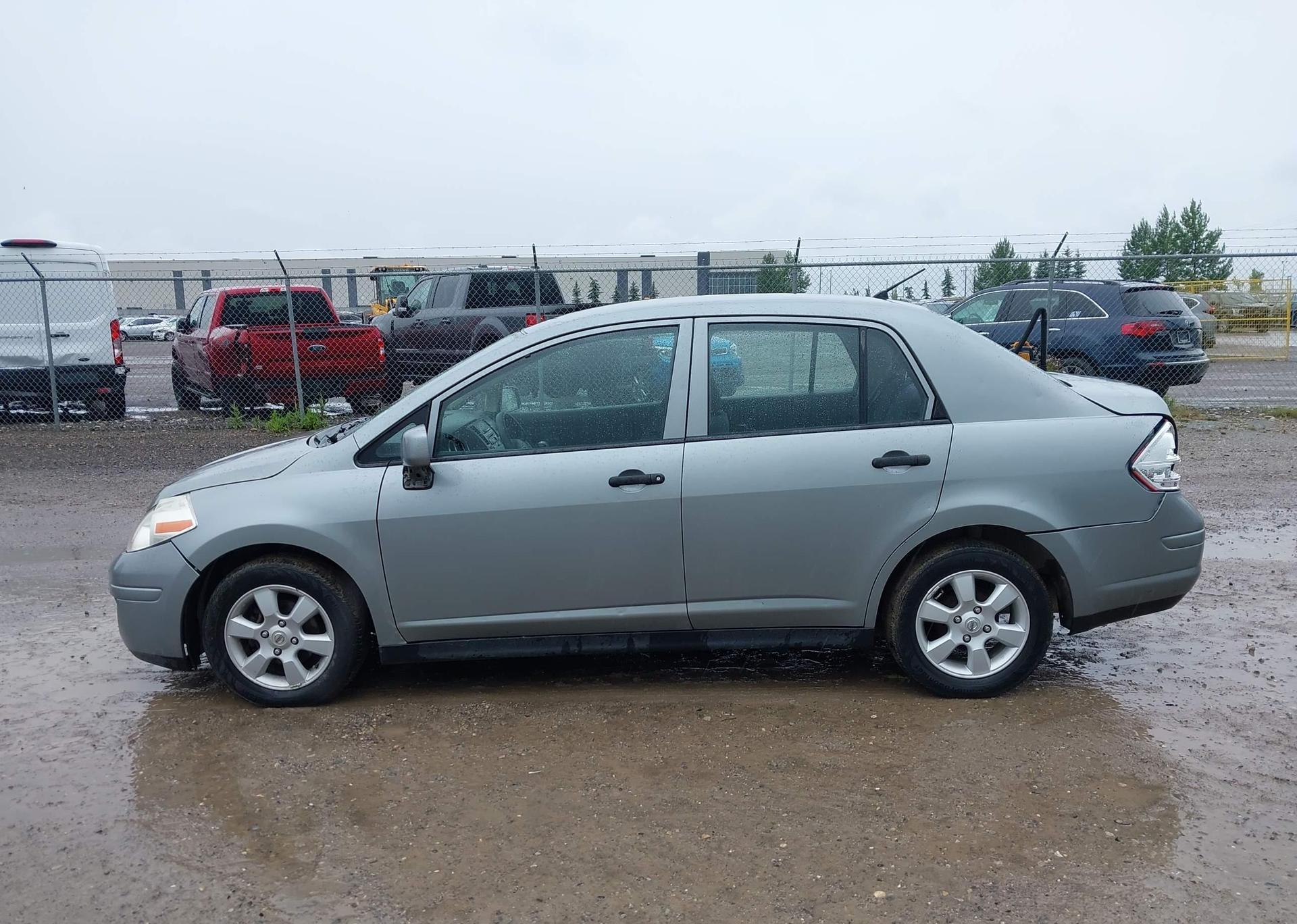 2009 NISSAN VERSA S