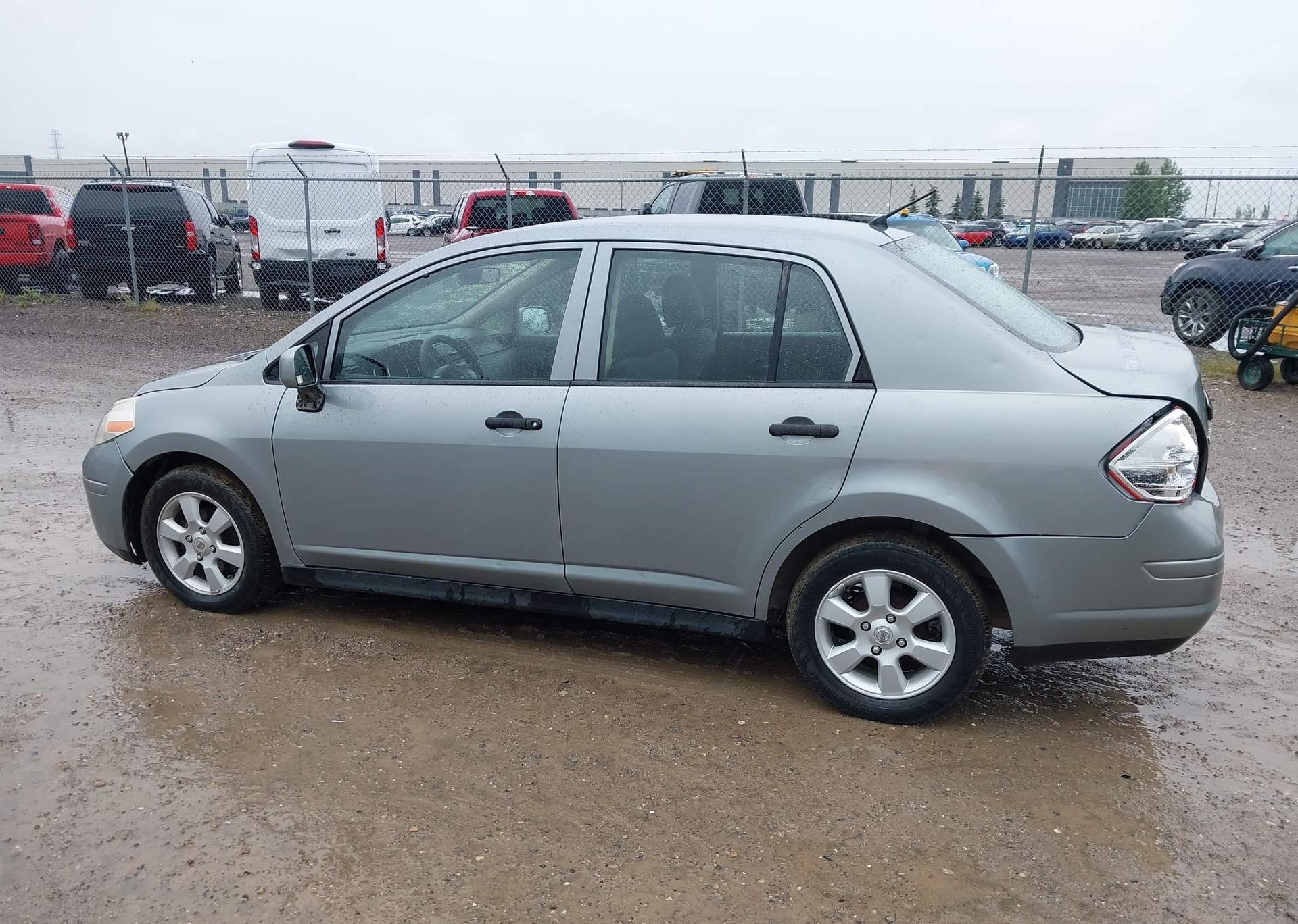 2009 NISSAN VERSA S
