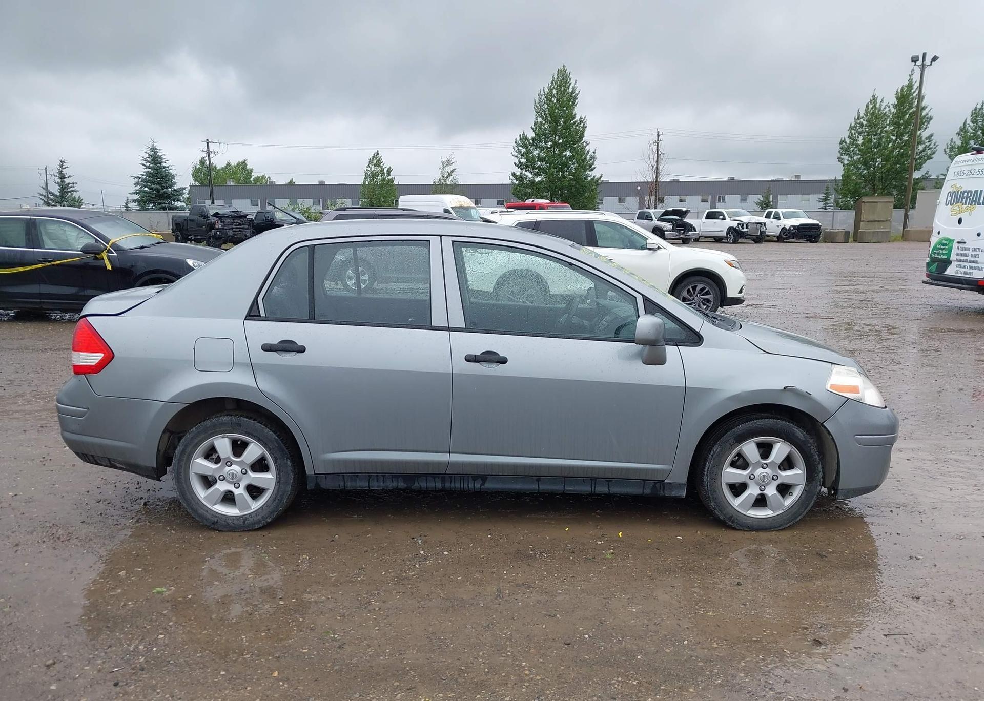 2009 NISSAN VERSA S