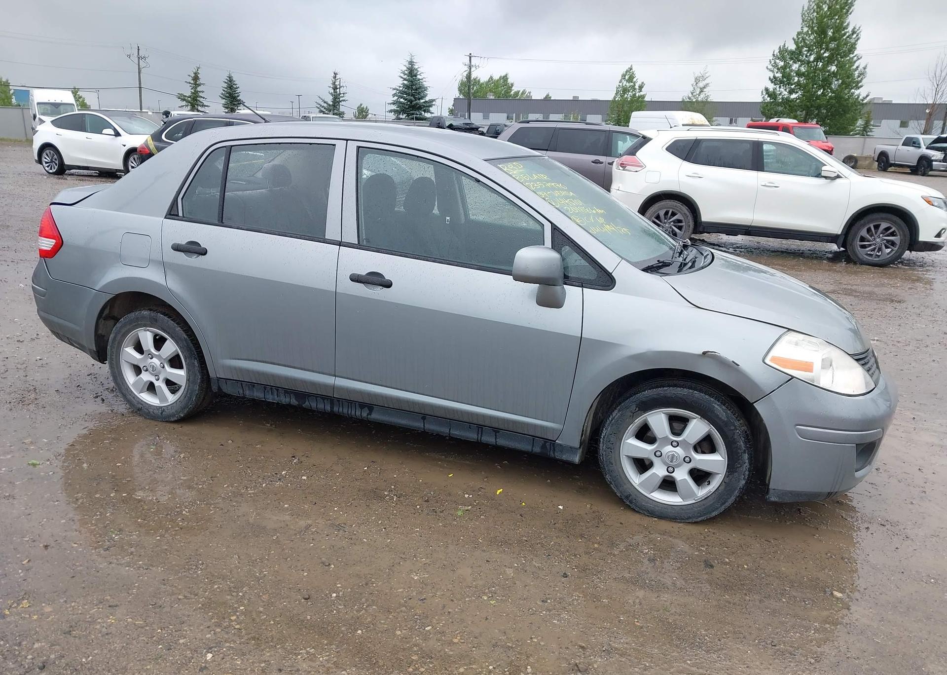 2009 NISSAN VERSA S